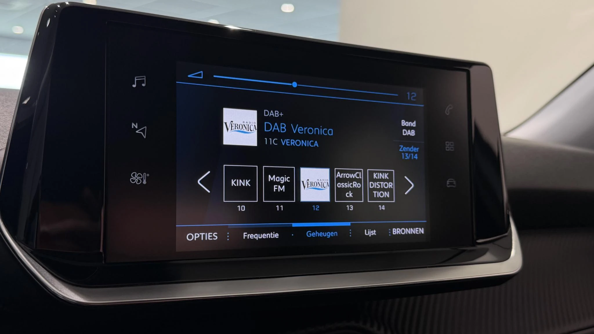 Peugeot-2008-image-8