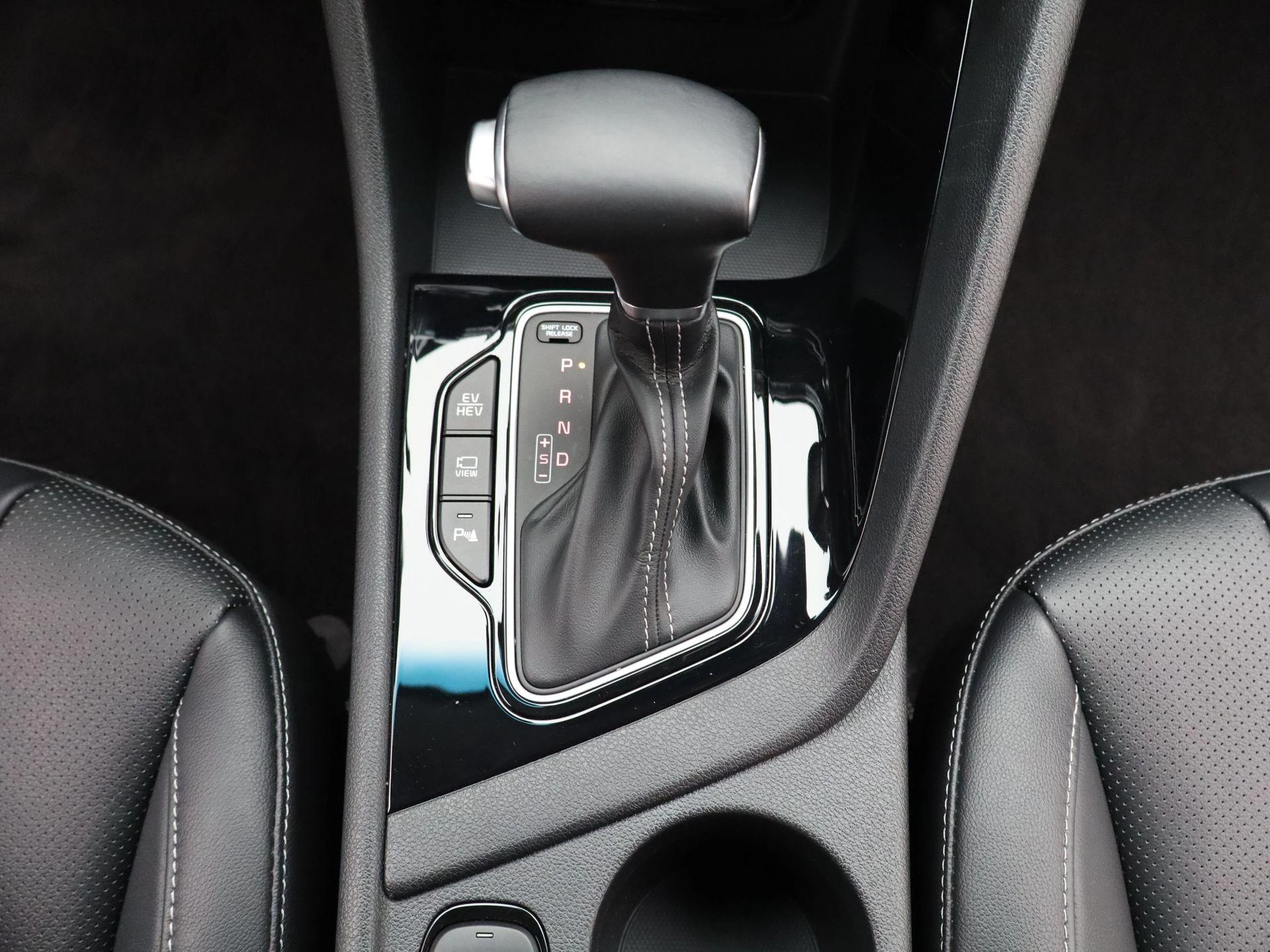 Kia-Niro-image-12