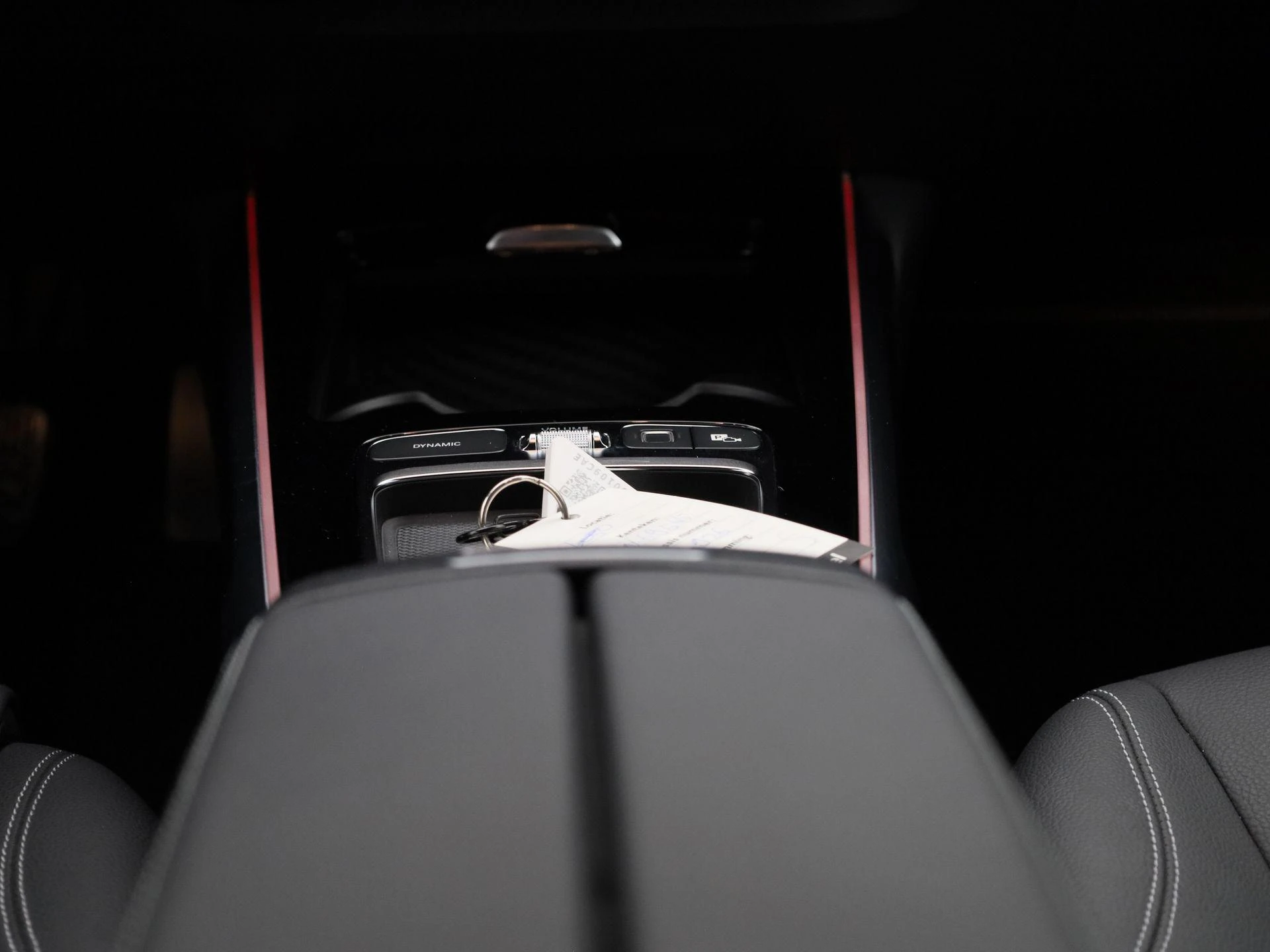 Mercedes-Benz-GLB-image-9