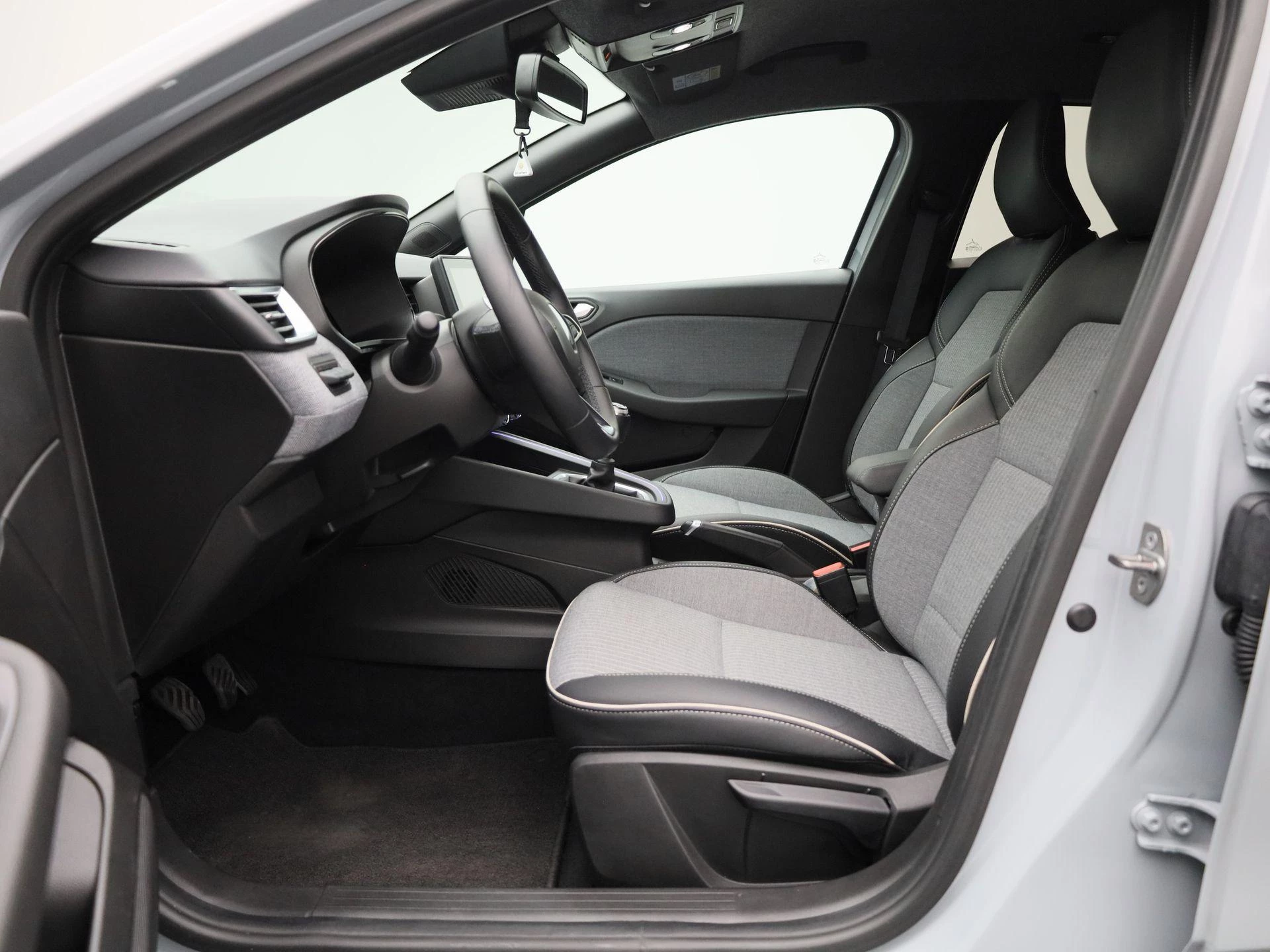 Renault-Clio-image-10