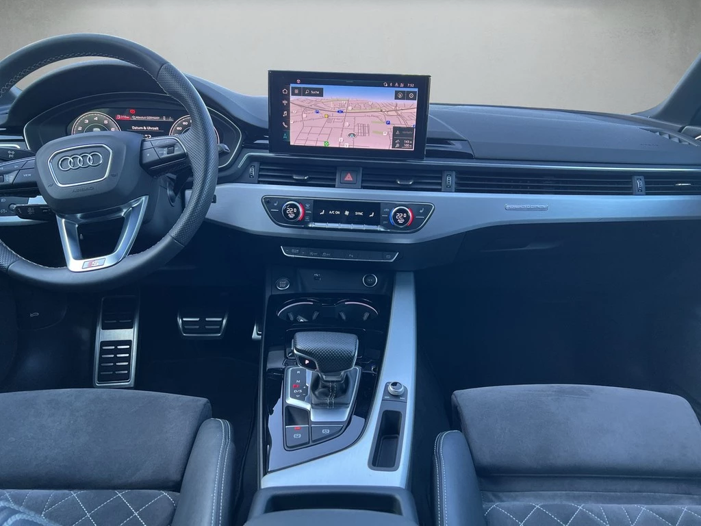Audi A4 Avant S line 45 TFSI quattro S tronic *AHK*