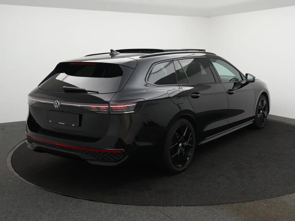 Volkswagen-Passat-image-1