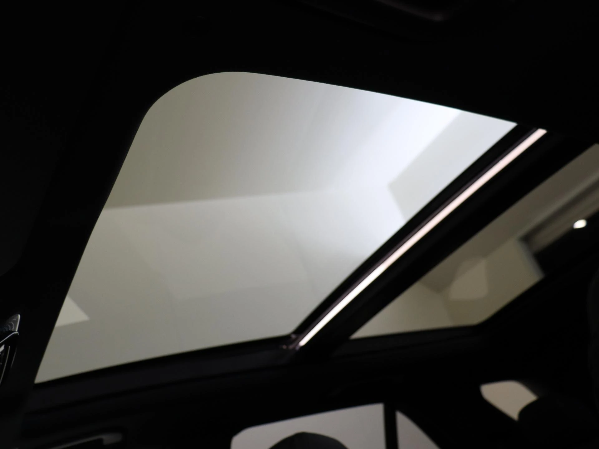 Mercedes-Benz-GLE-image-26