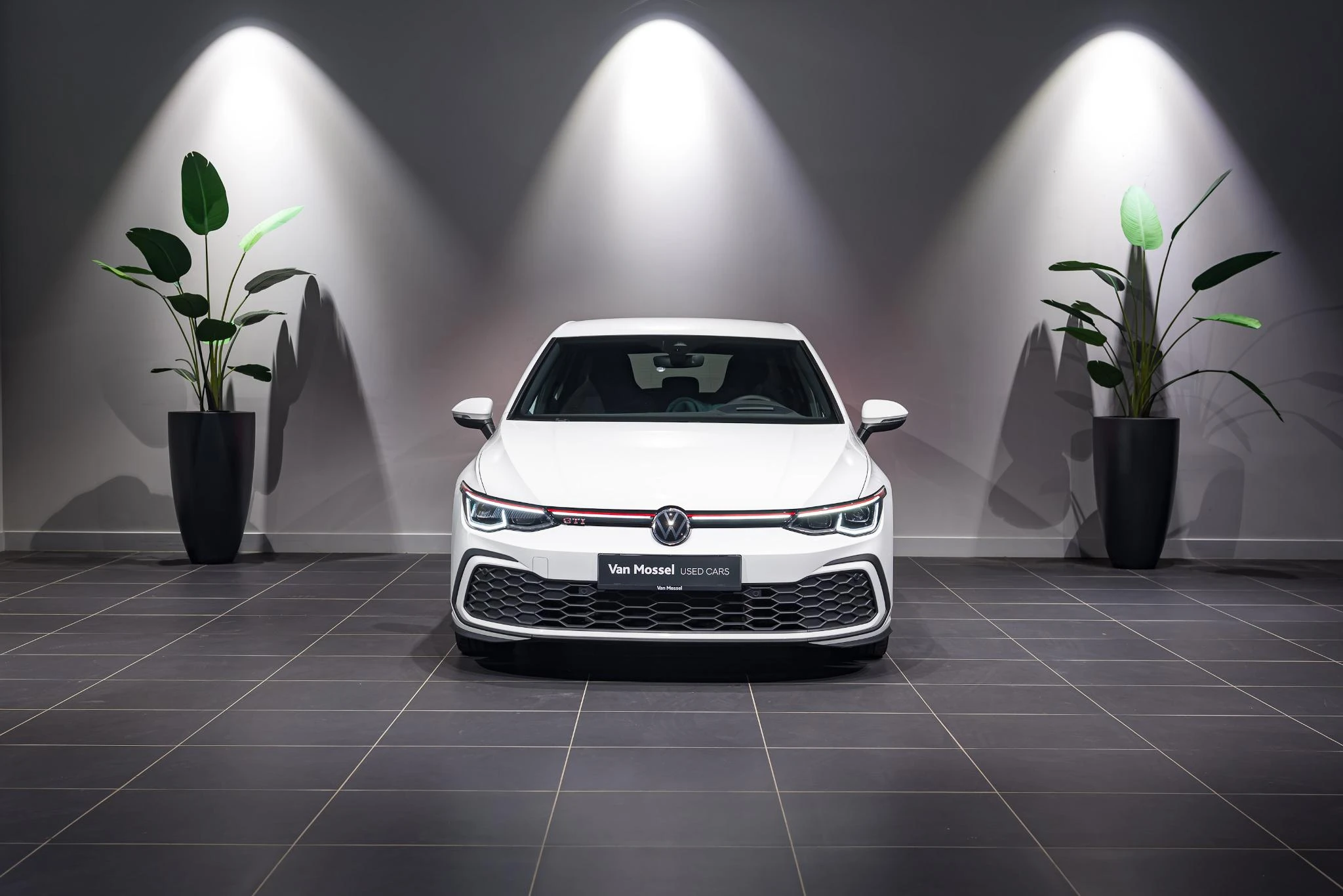 Volkswagen-Golf-image-1