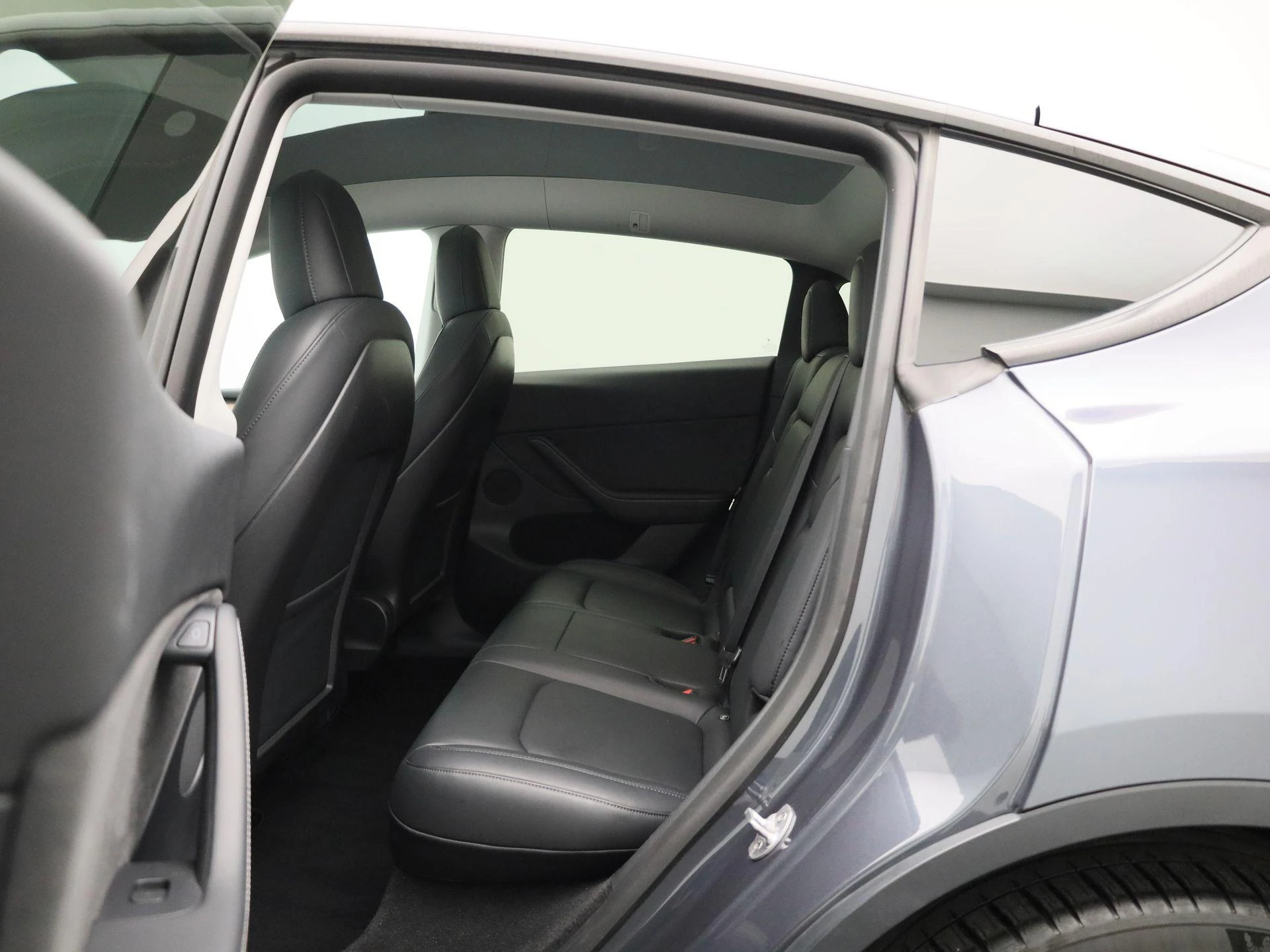 Tesla-Model Y-image-9