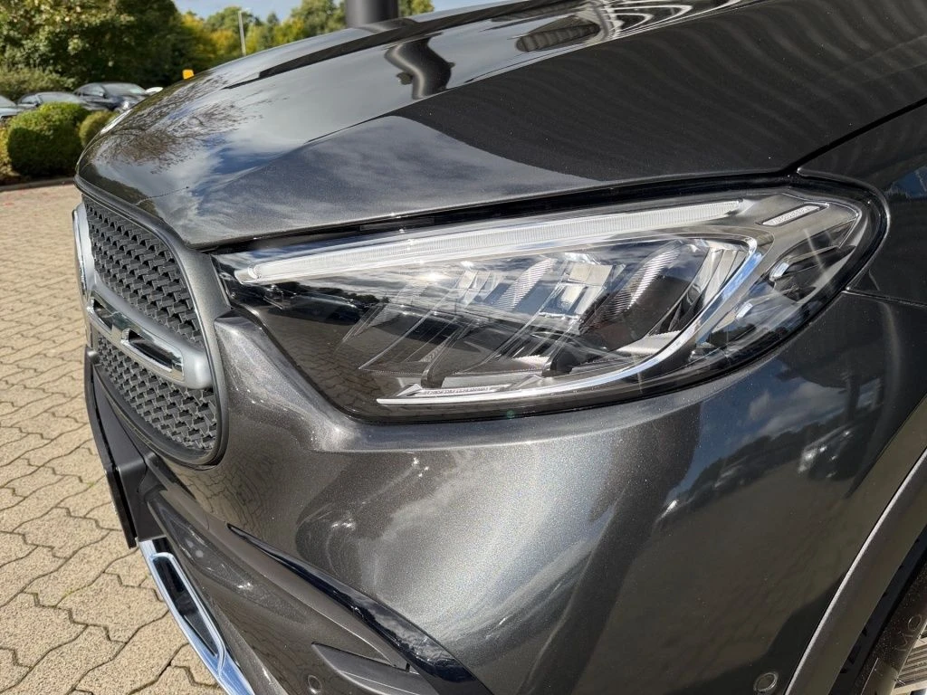 Mercedes-Benz-GLC 300 d-image-4