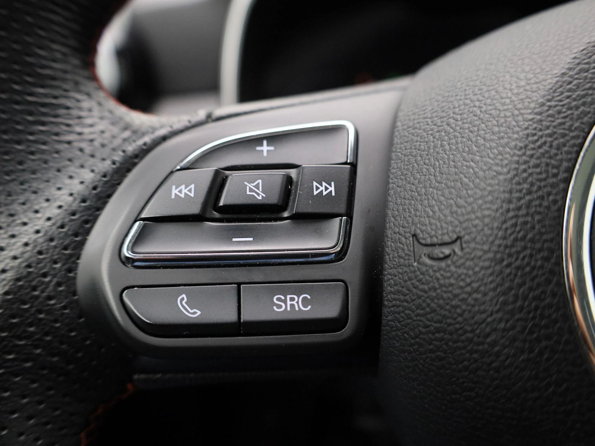 MG-ZS EV-image-19