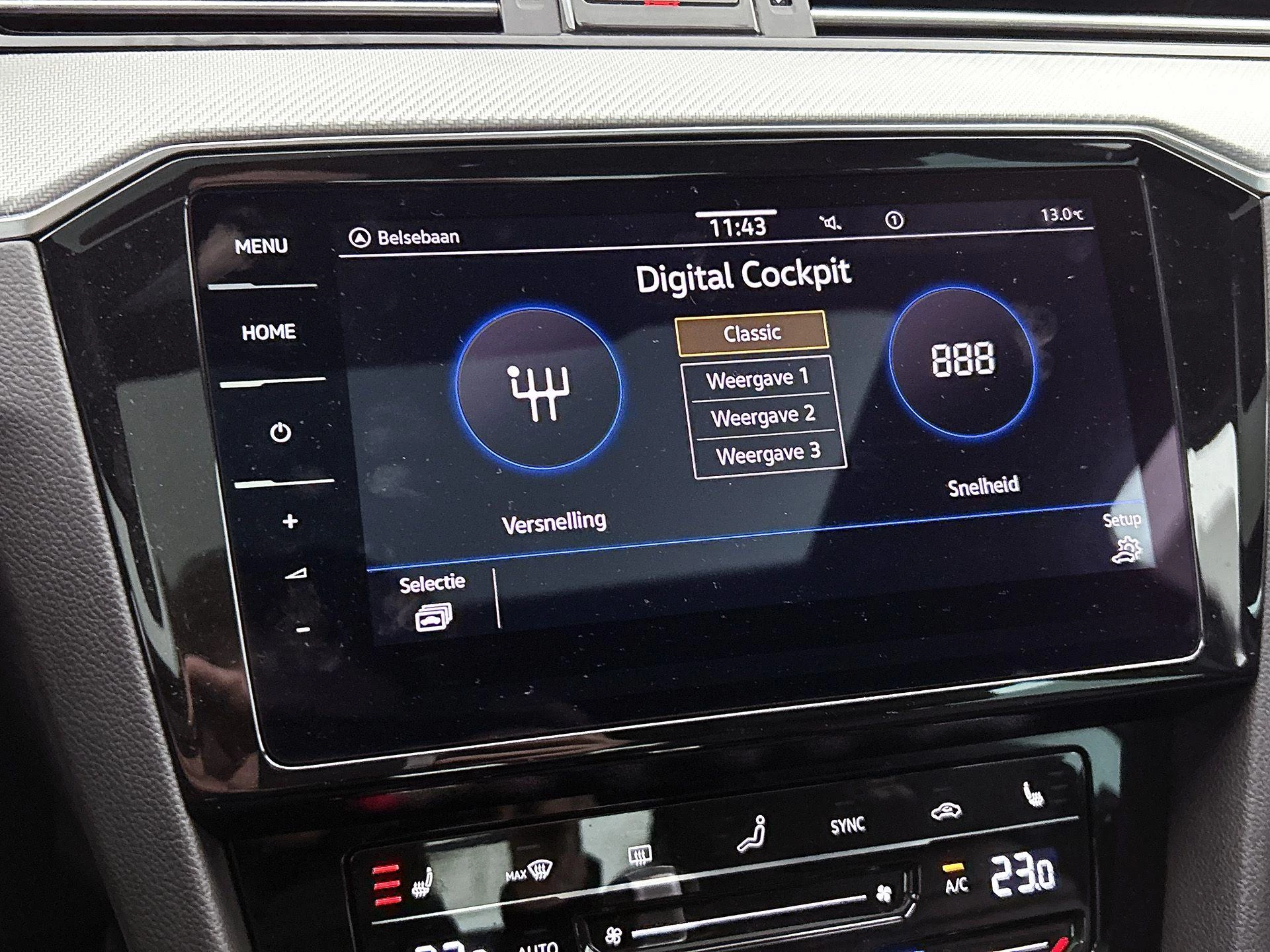 Volkswagen-Passat-image-11