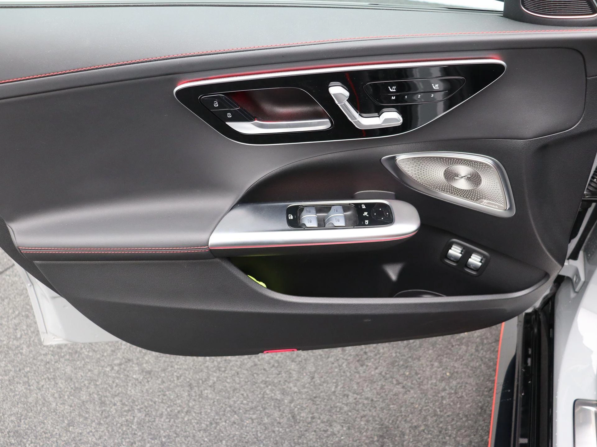 Mercedes-Benz-C-Klasse-image-8