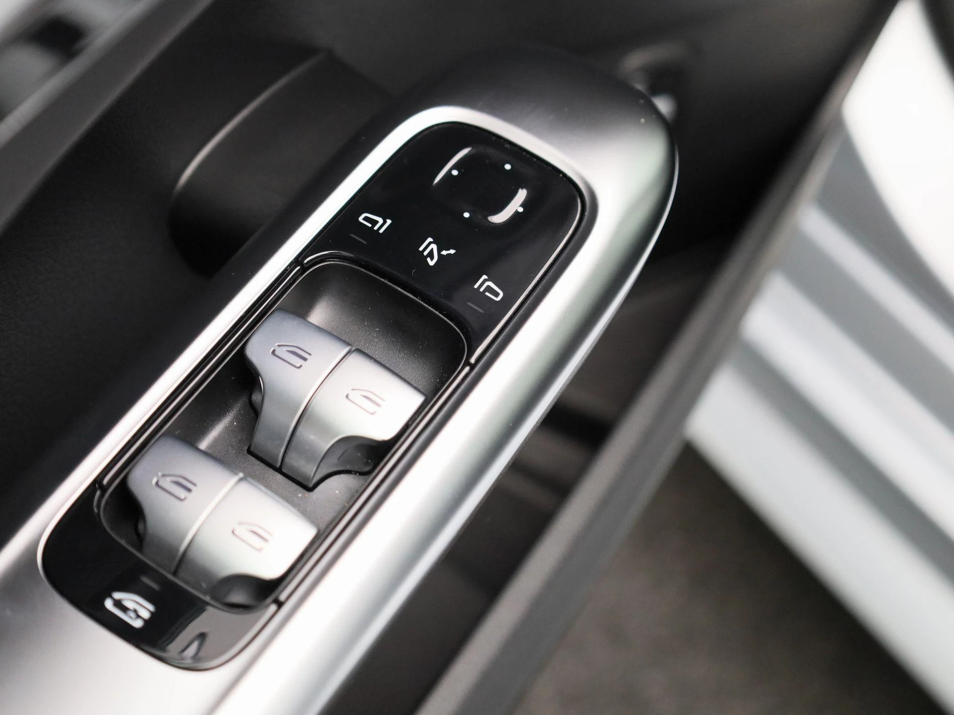 Mercedes-Benz-C-Klasse-image-32