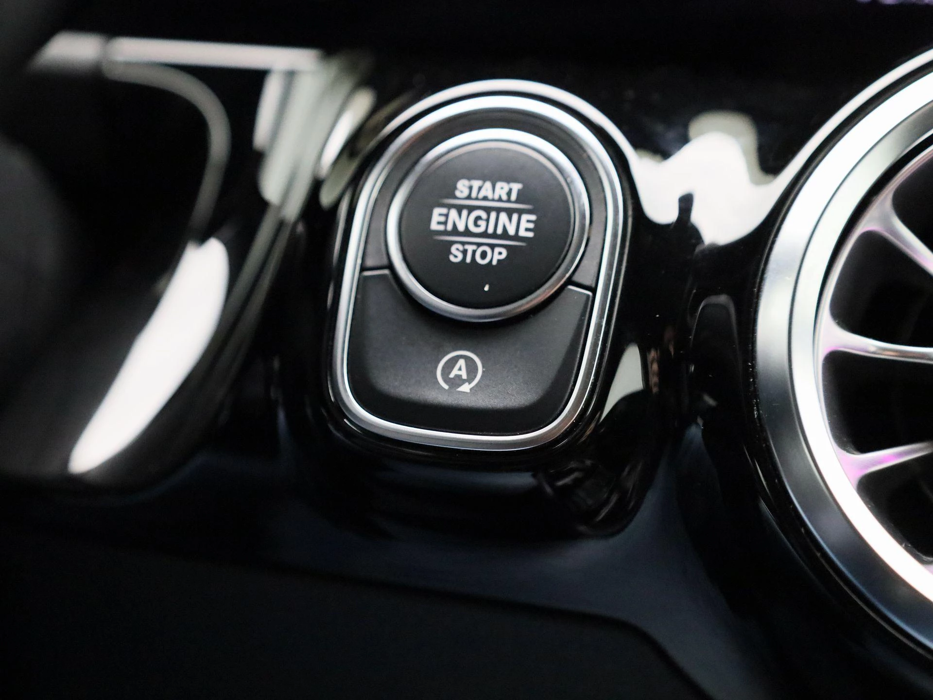 Mercedes-Benz-B-Klasse-image-23