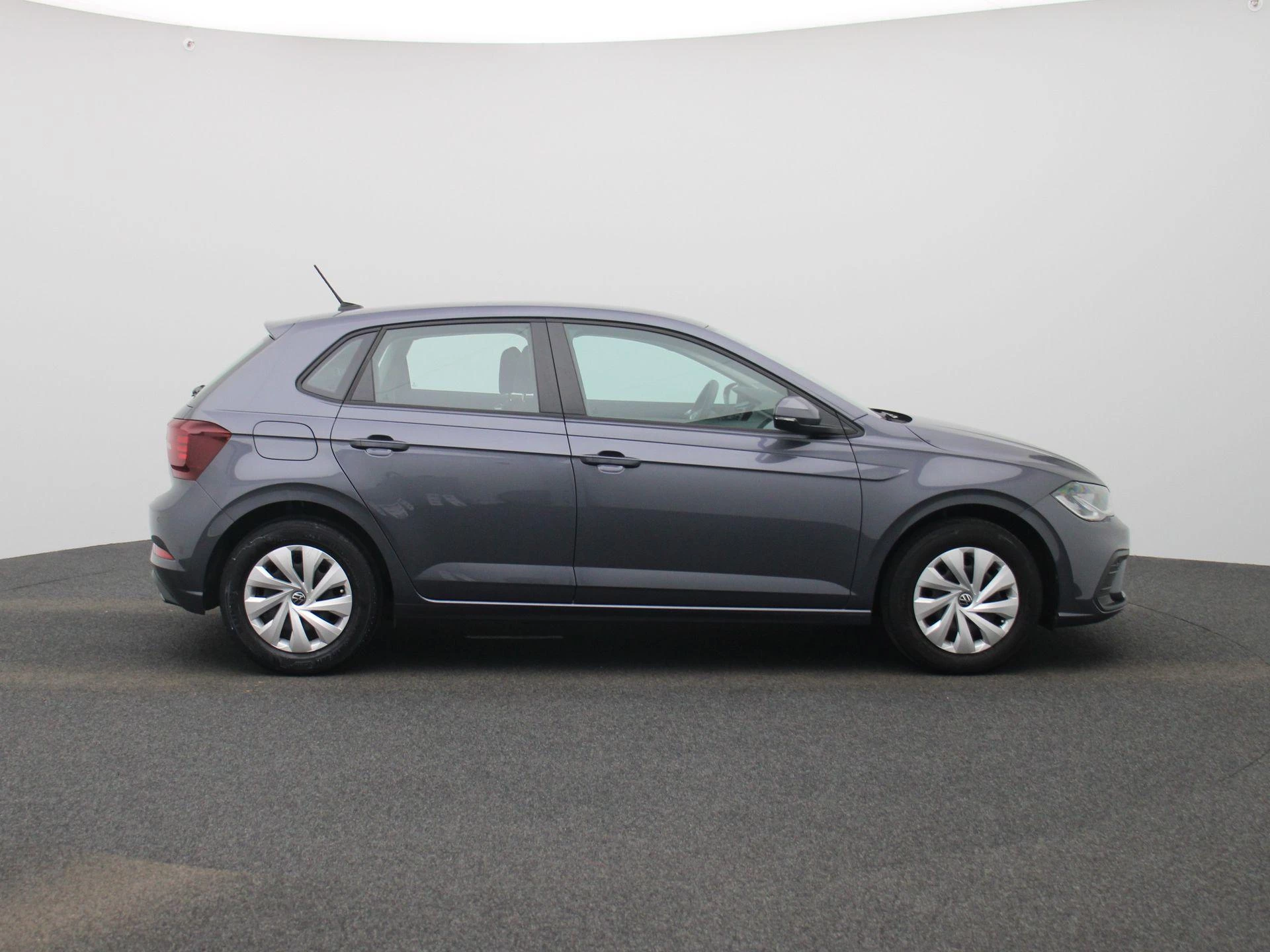 Volkswagen-Polo-image-5