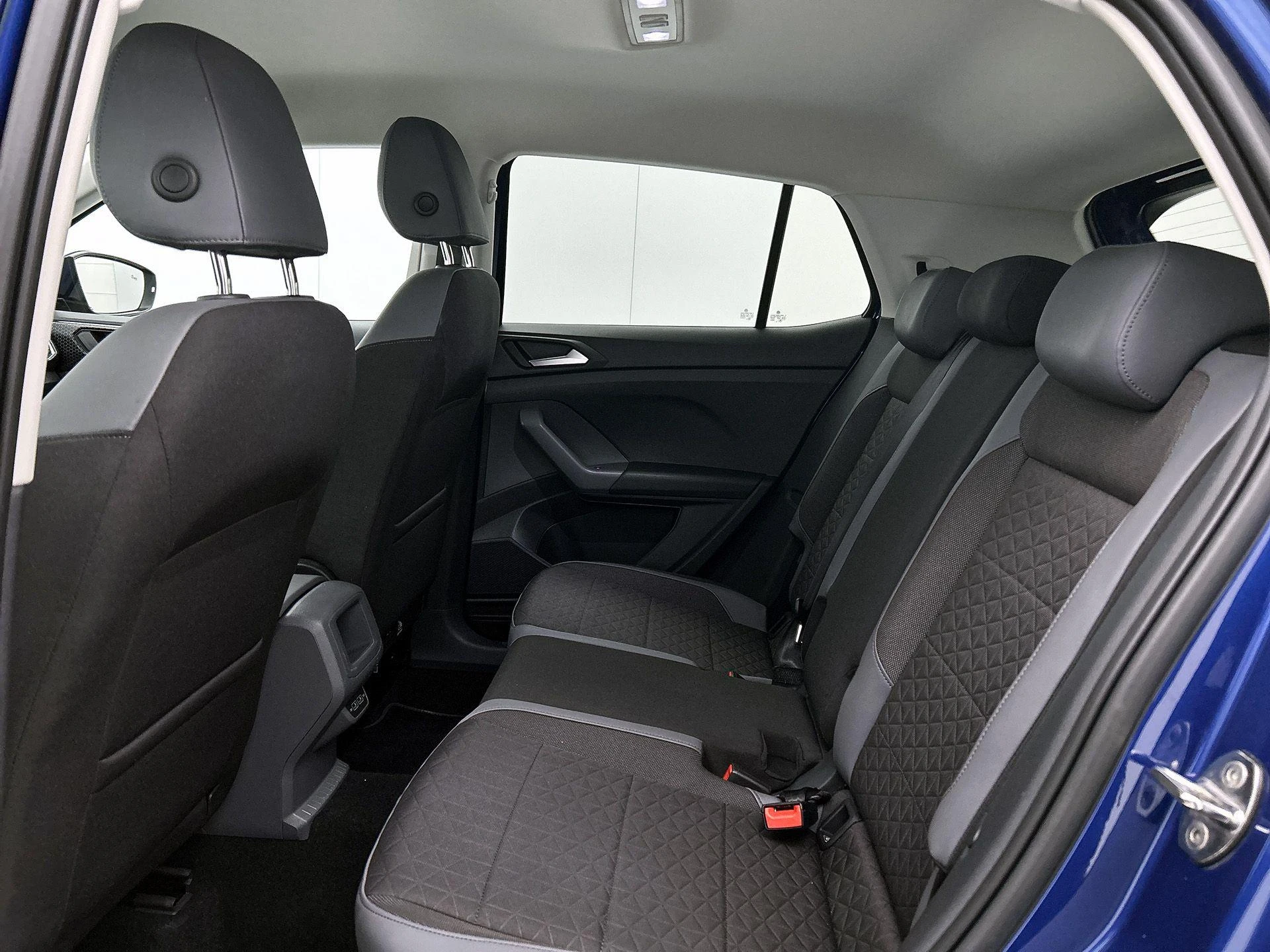 Volkswagen-T-Cross-image-25
