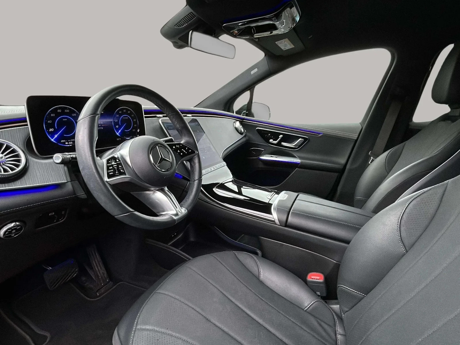 Mercedes-Benz-EQE-image-10