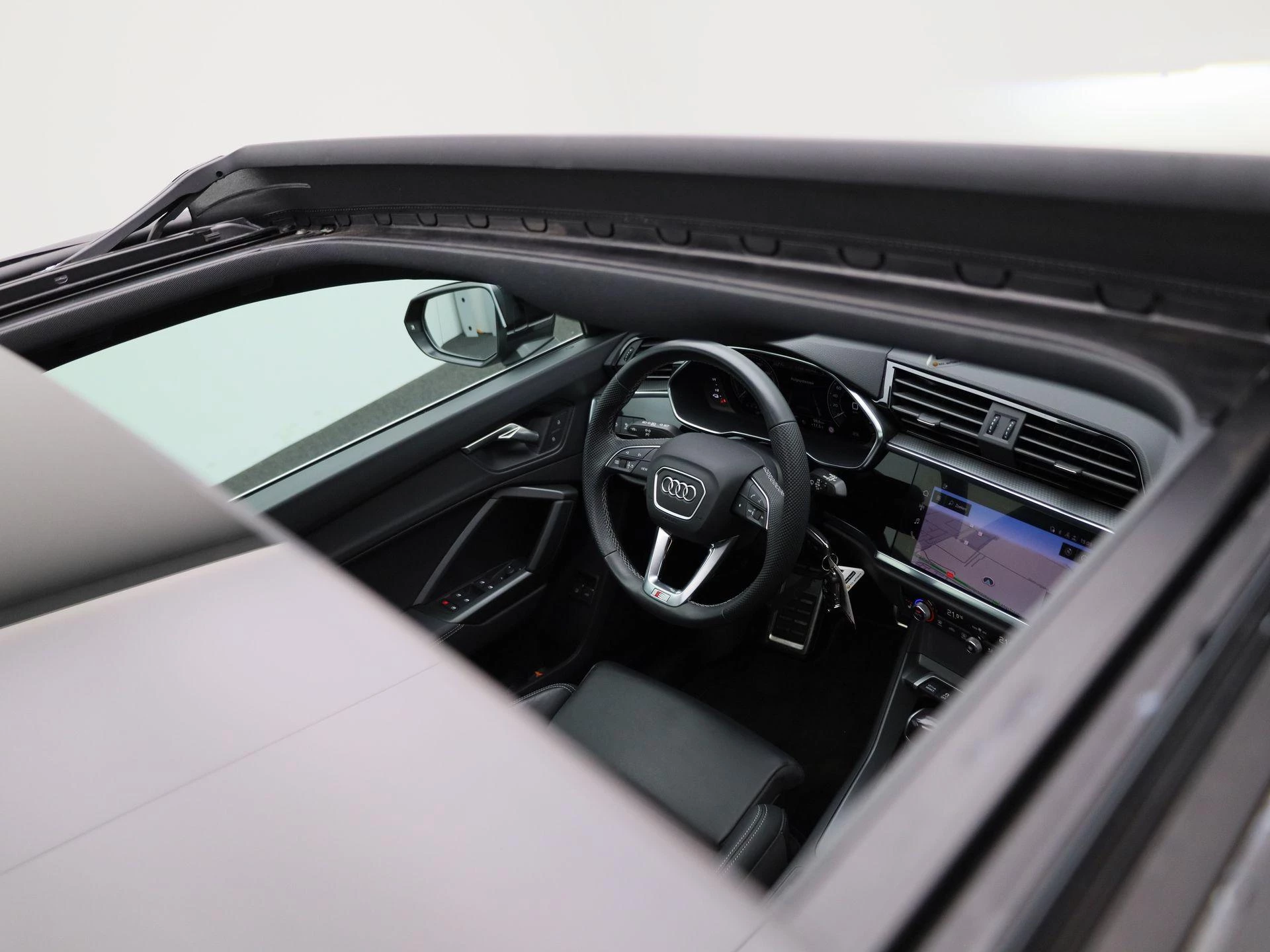 Audi-Q3-image-10