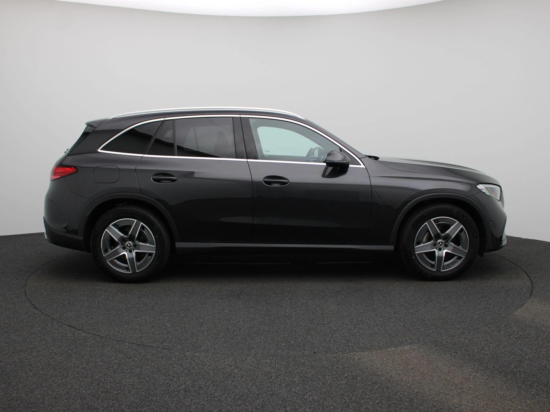 Mercedes-Benz-GLC-image-5
