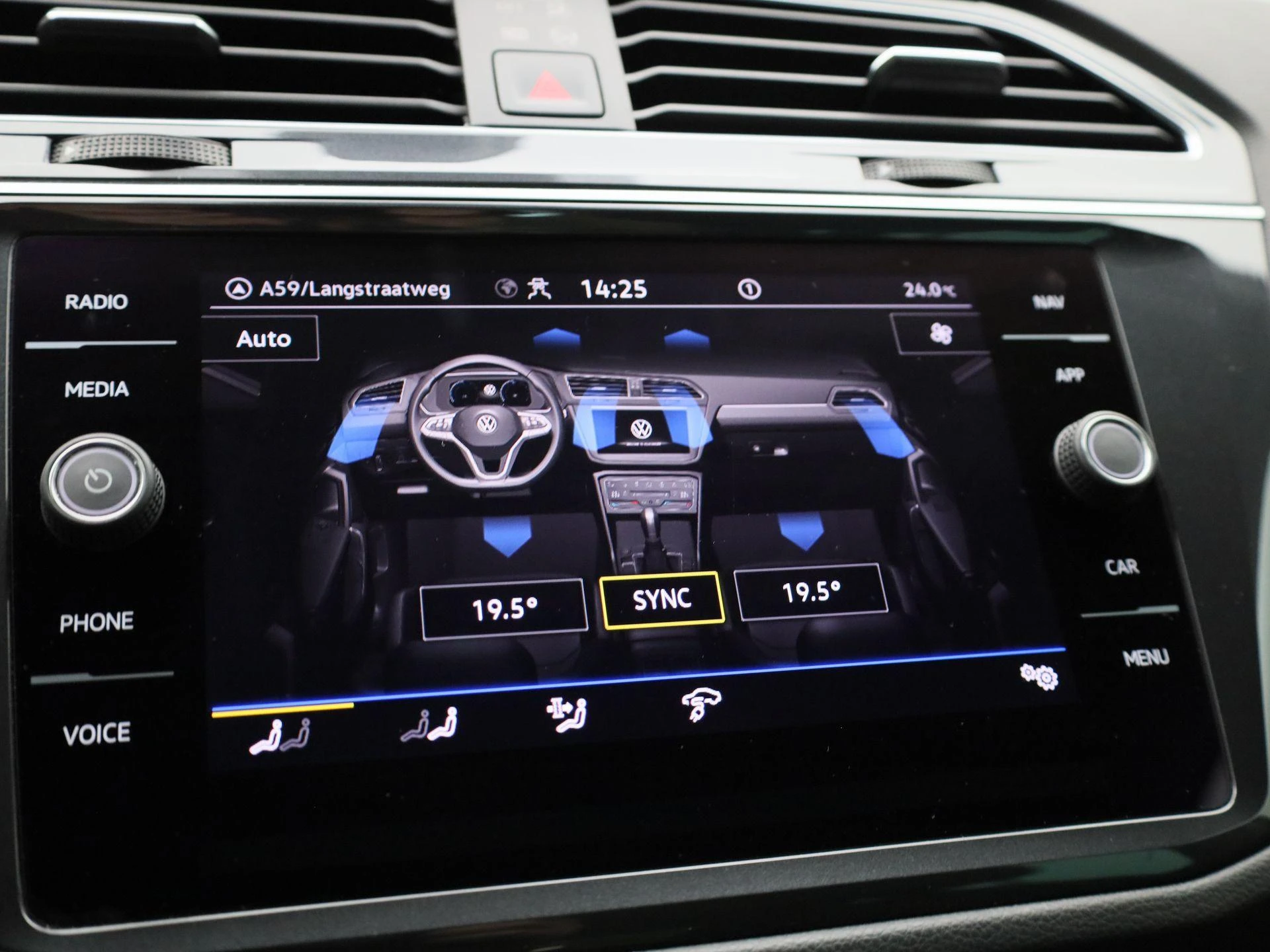 Volkswagen-Tiguan-image-31