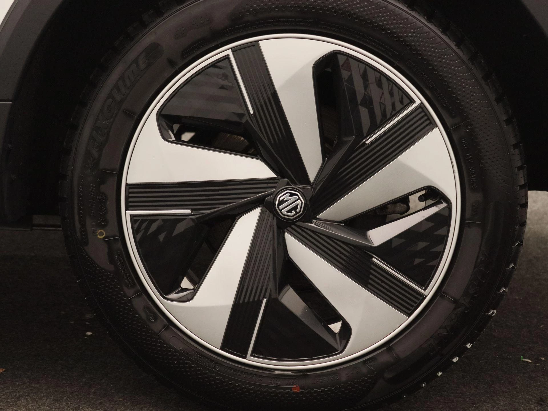 MG ZS EV Long Range Luxury 70 kWh