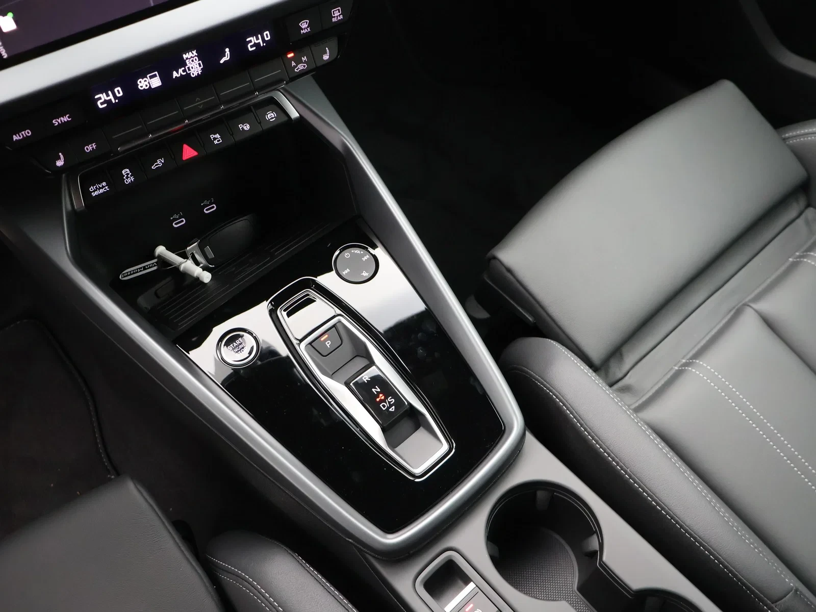 Audi A3 Sportback PHEV Audi A3 Sportback Advanced 40TFSIe PHEV 204PK AUTOMAAT * DEMO *