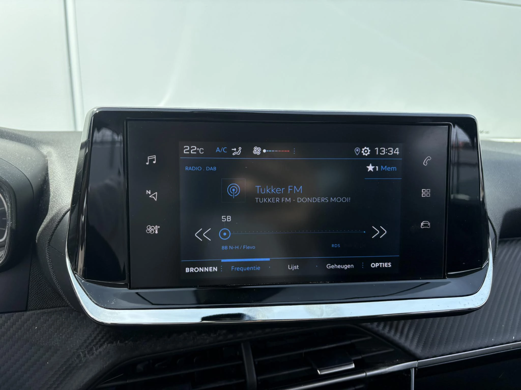 Peugeot-2008-image-16