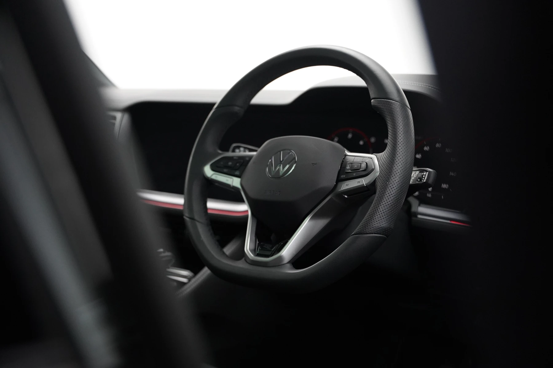 Volkswagen-Touareg-image-16