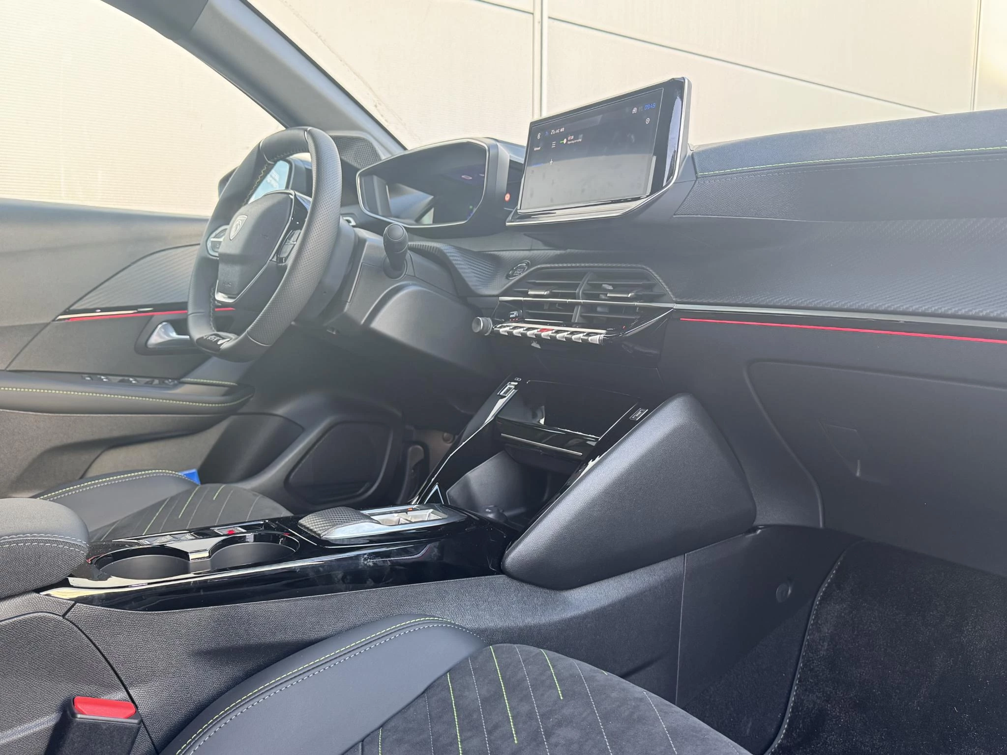 Peugeot-e-208-image-29