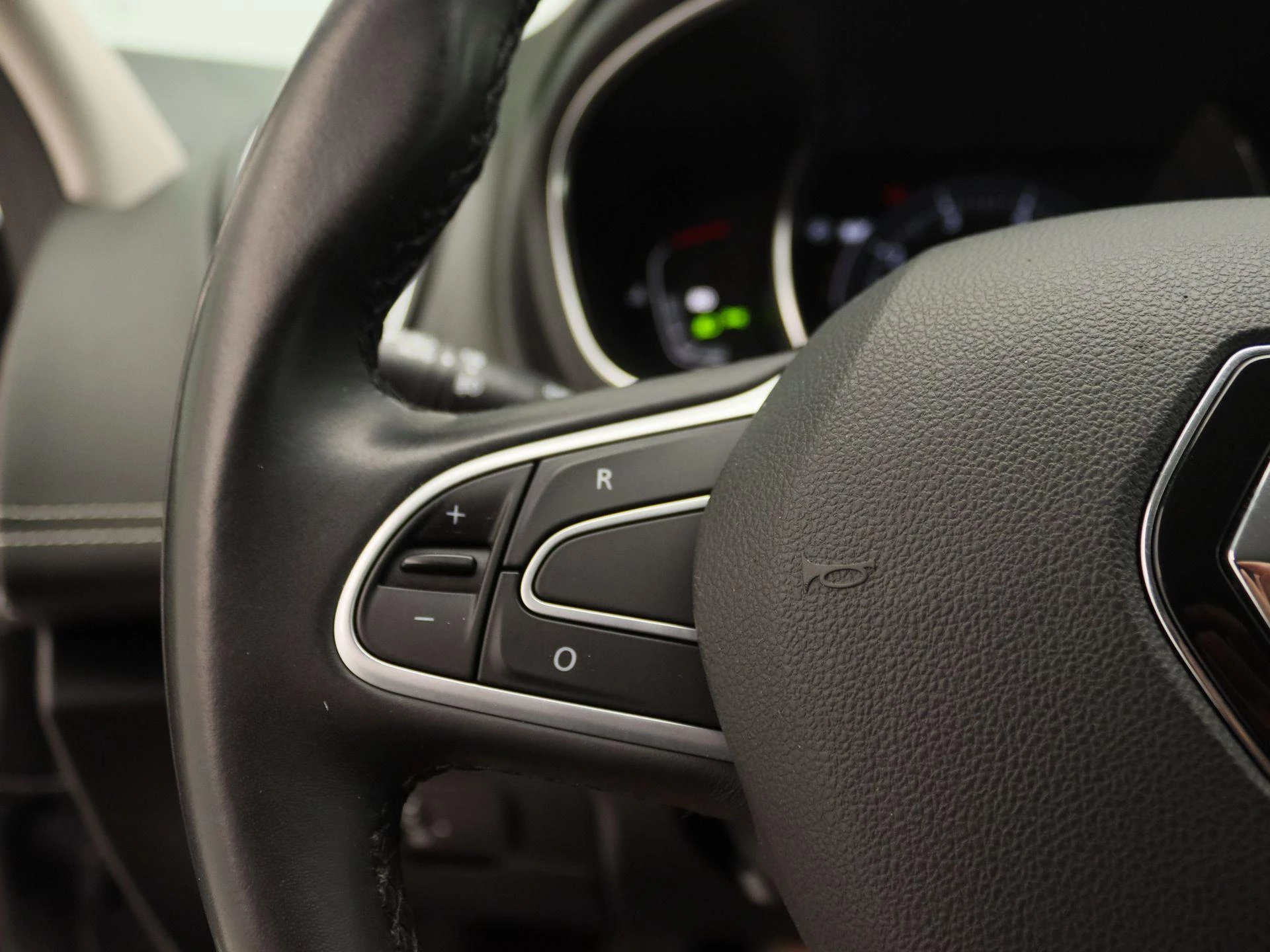 Renault Scénic TCe 140 EDC Automaat Bose