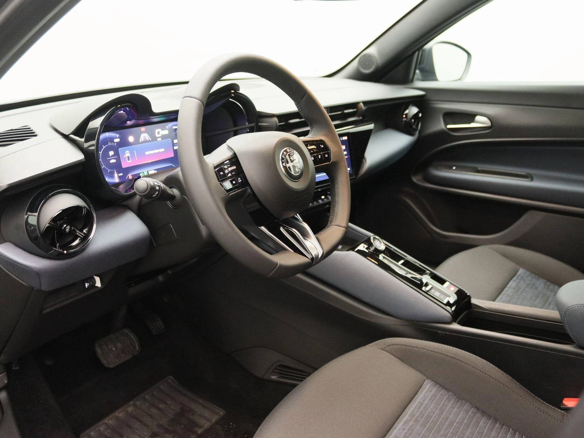 Alfa Romeo-Junior-image-19