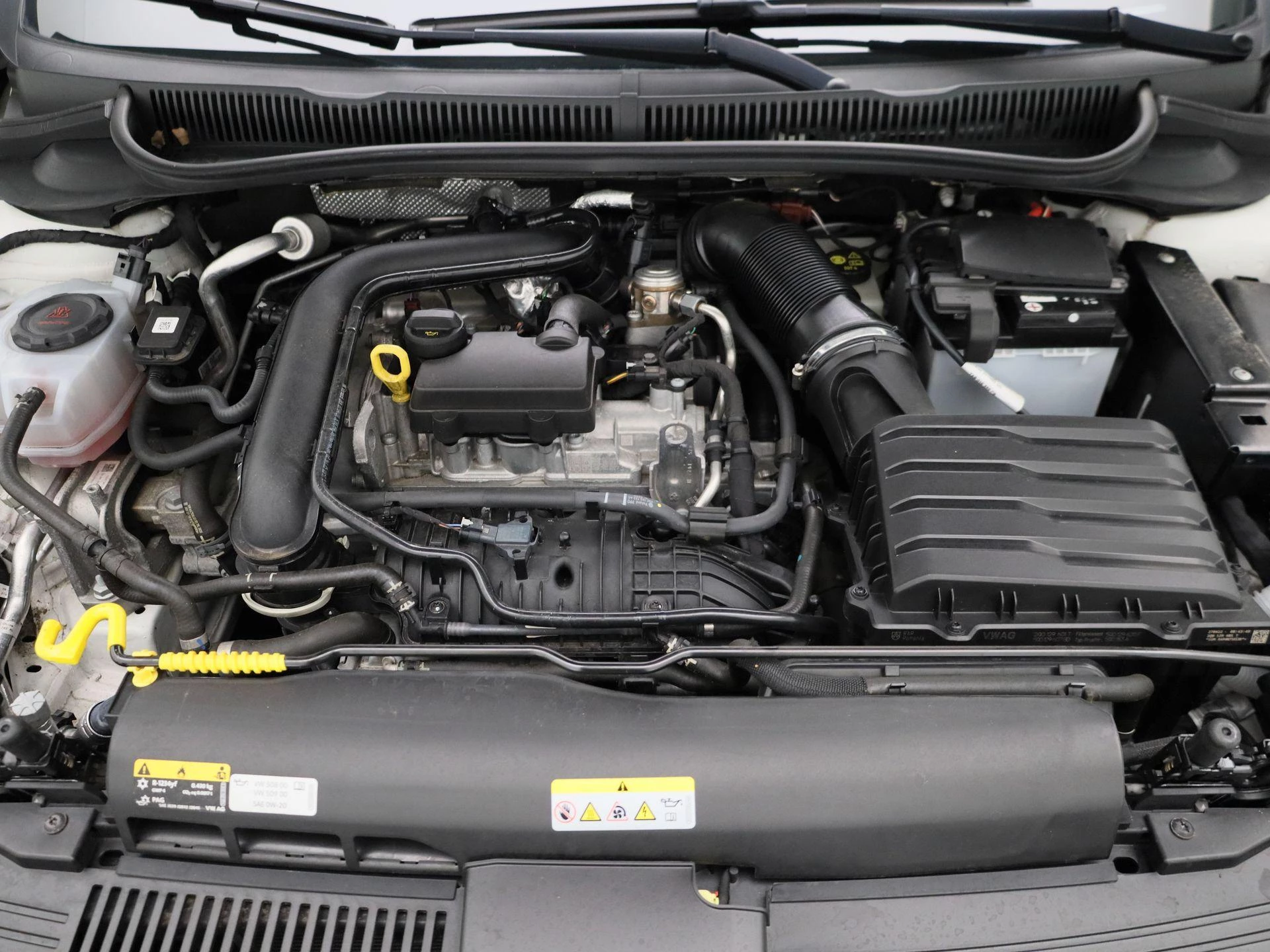 Volkswagen-Polo-image-29