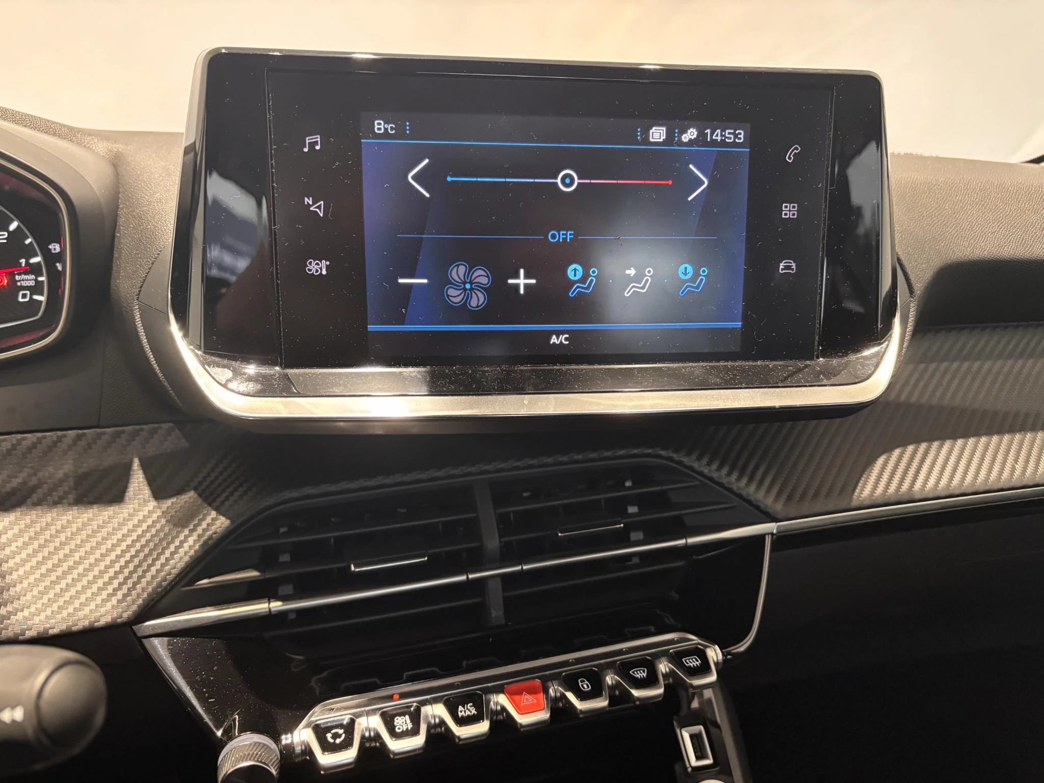 Peugeot-208-image-16