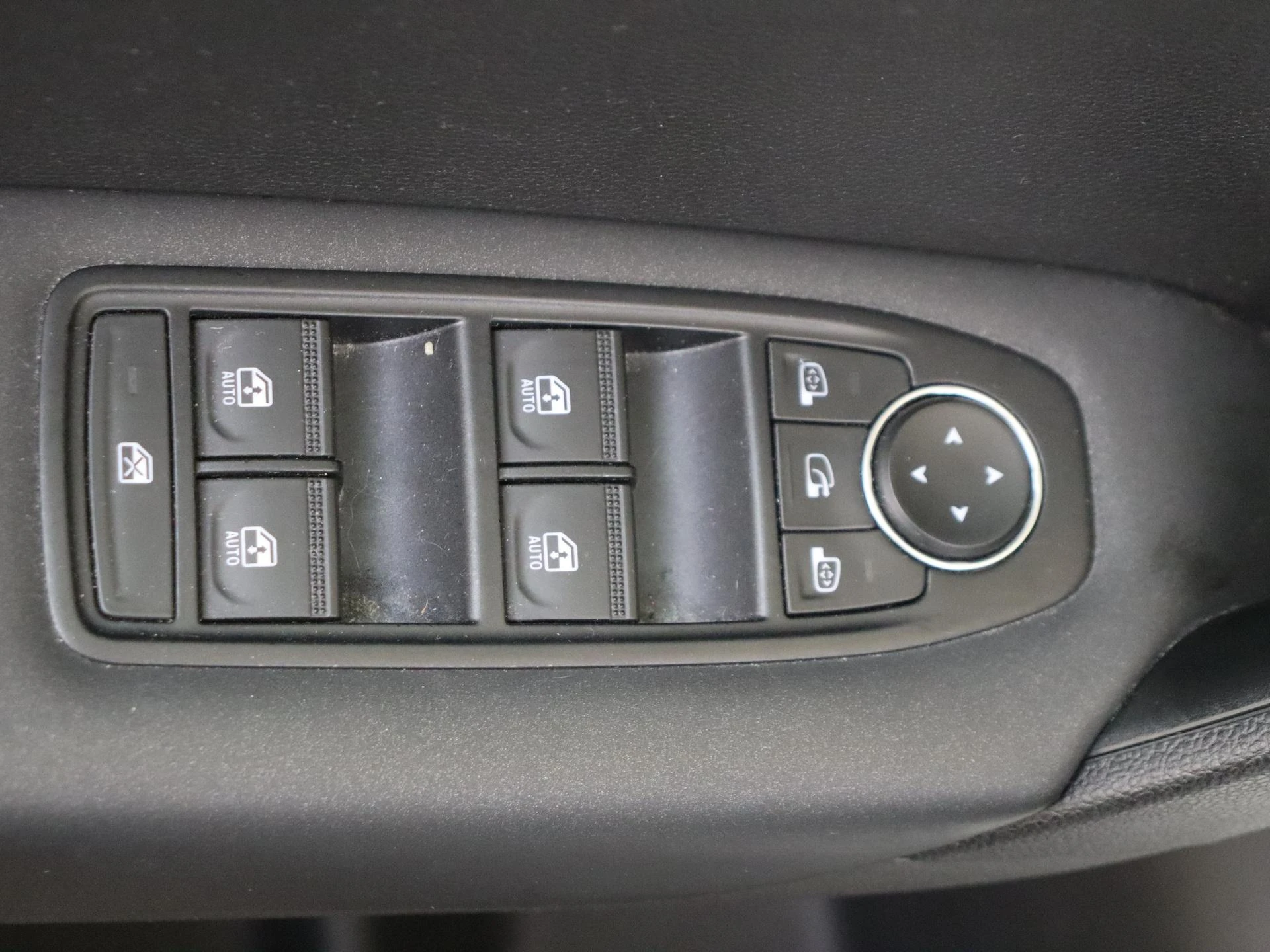 Renault-Captur-image-24