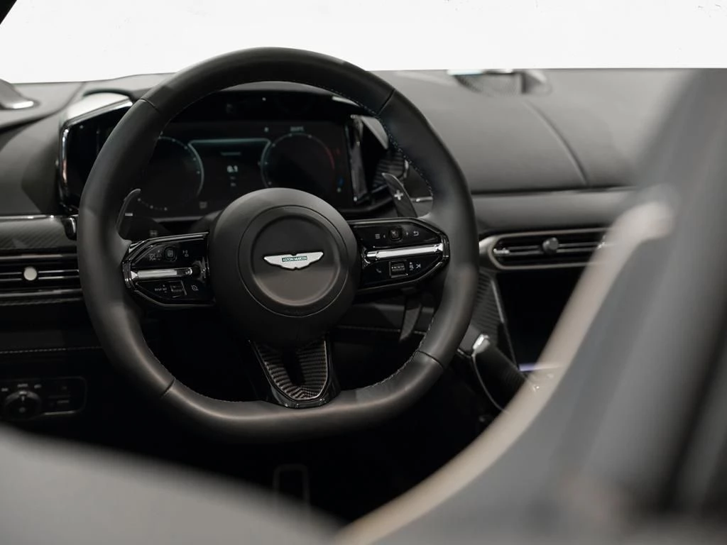 Aston Martin-Vanquish-image-23