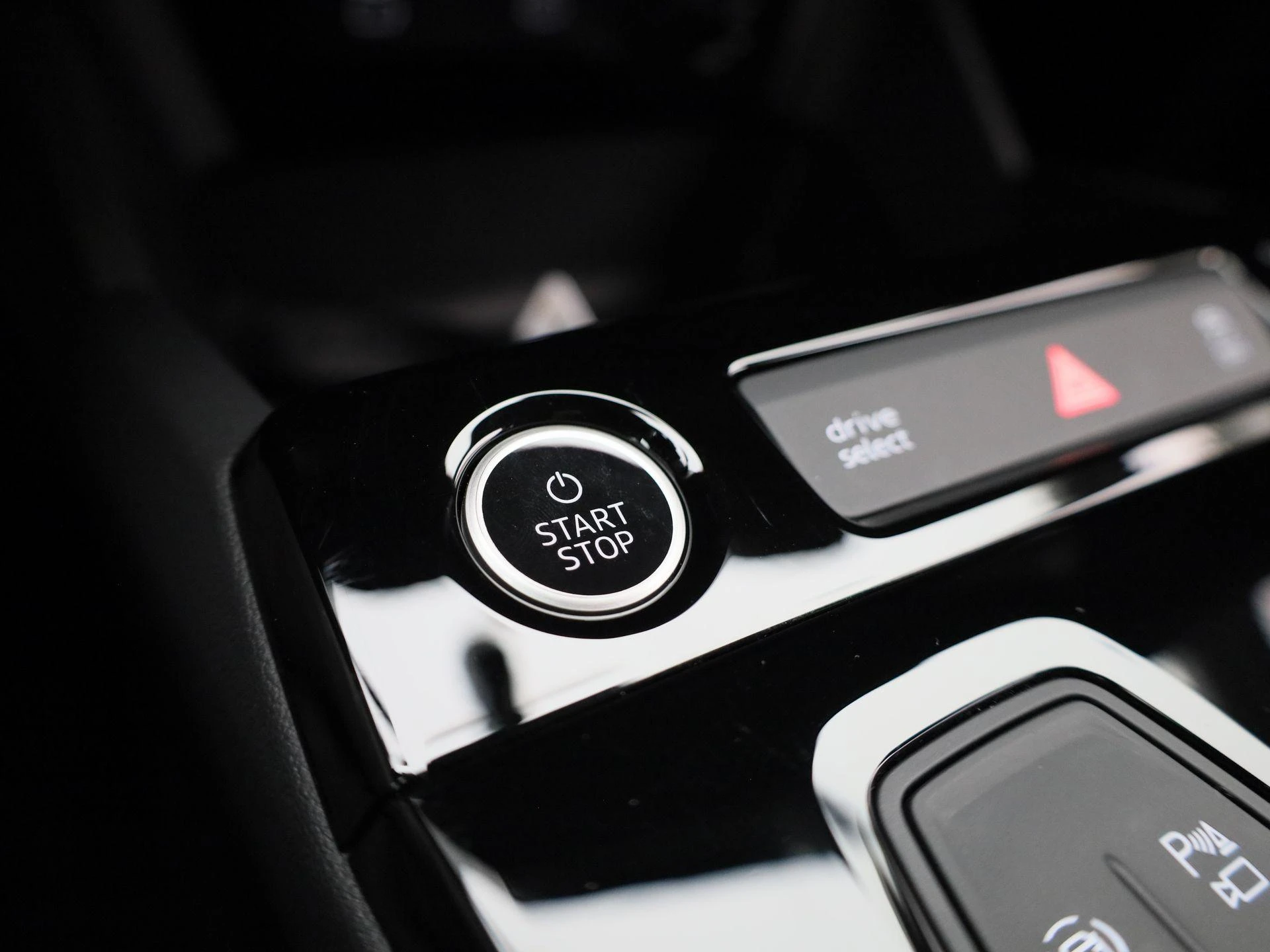 Audi-Q6 e-tron-image-27