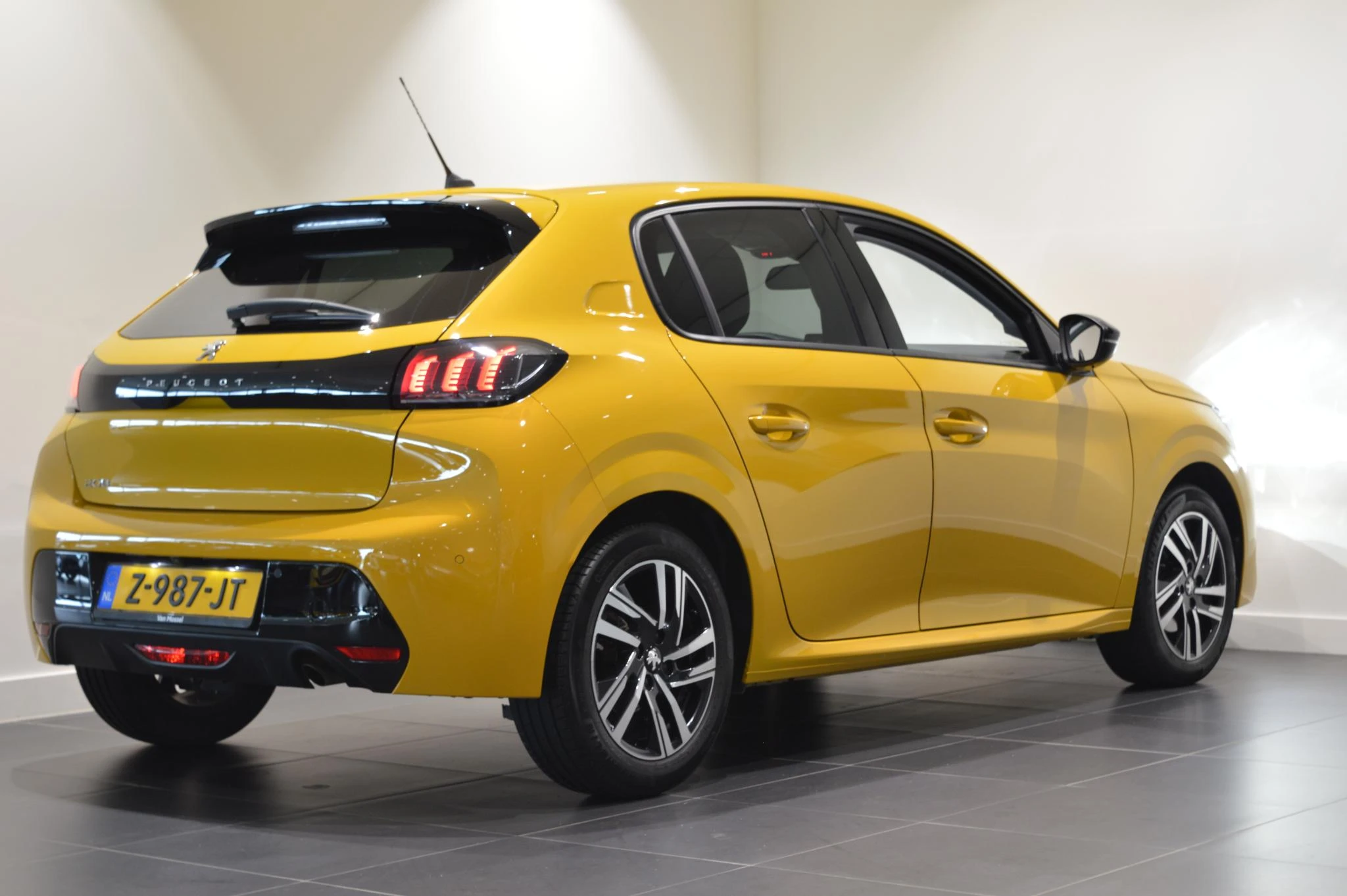 Peugeot-208-image-17