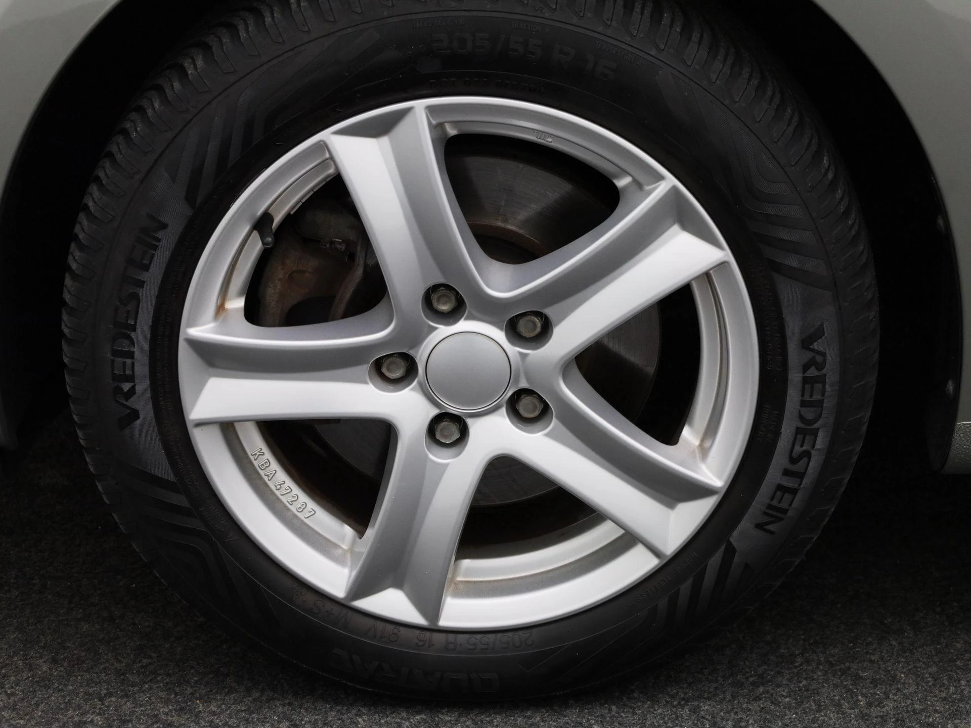 Kia-Carens-image-13