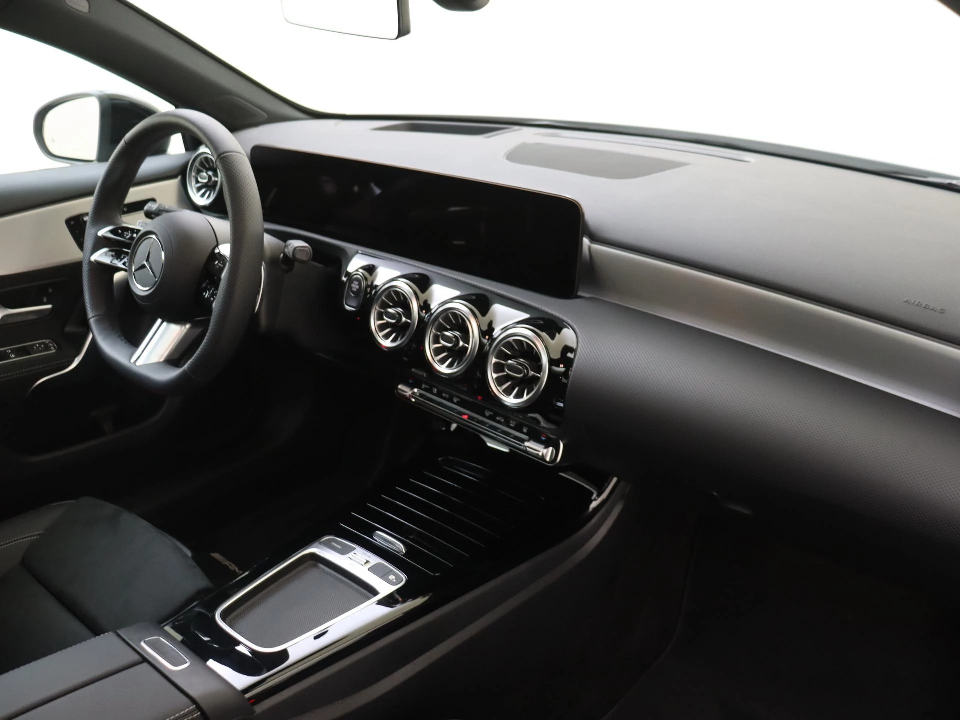 Mercedes-Benz-A-Klasse-image-4