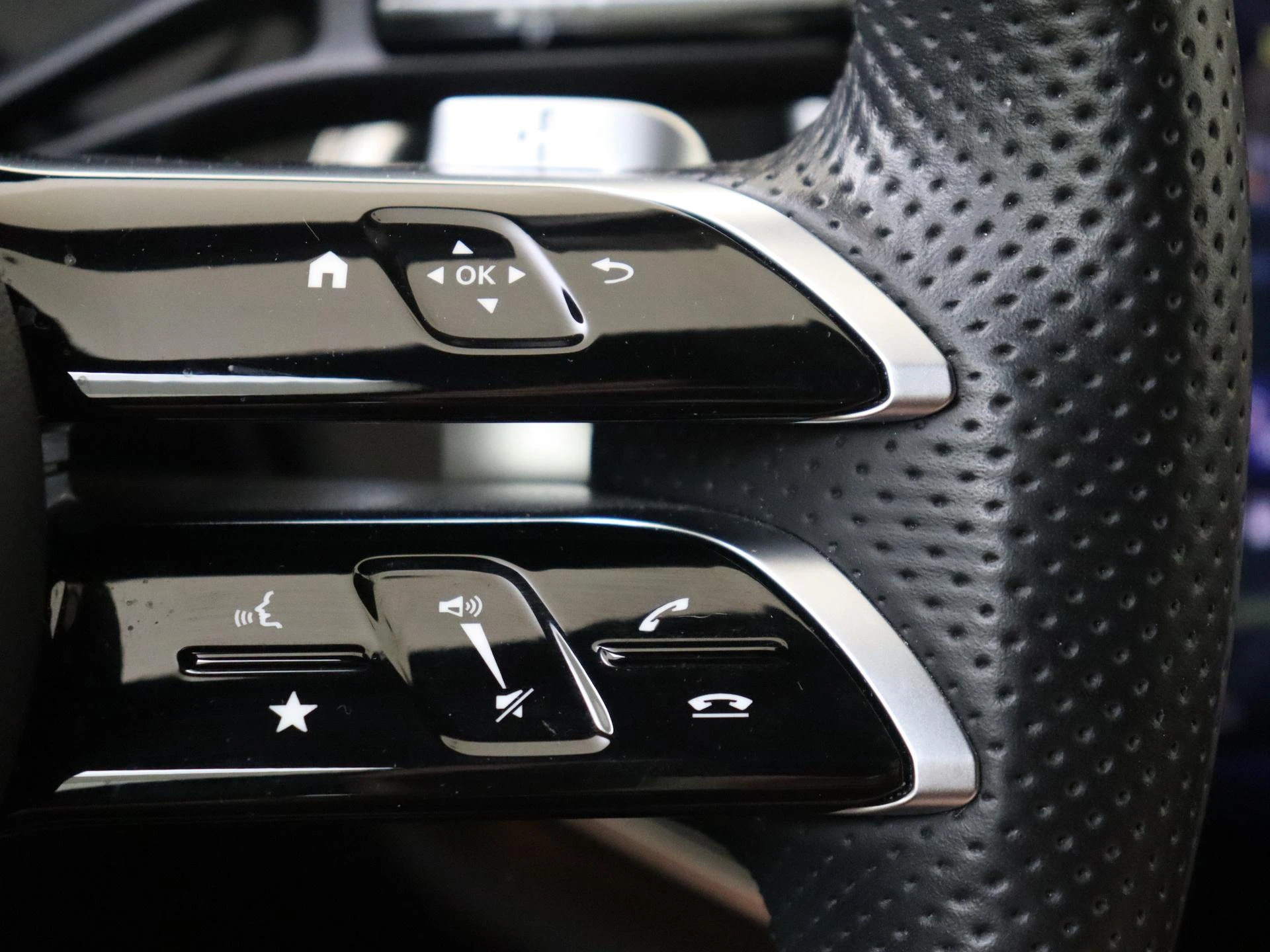 Mercedes-Benz-E-Klasse-image-13