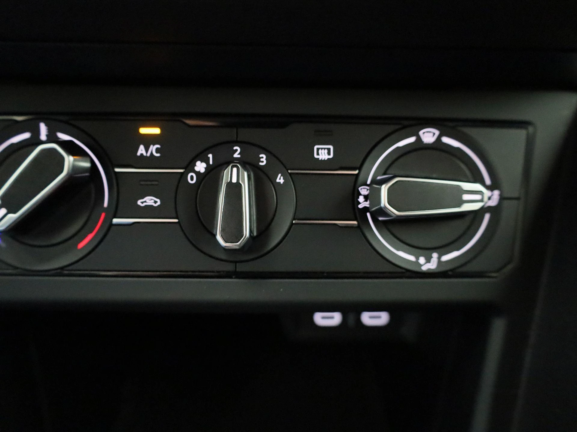 Volkswagen-Taigo-image-19