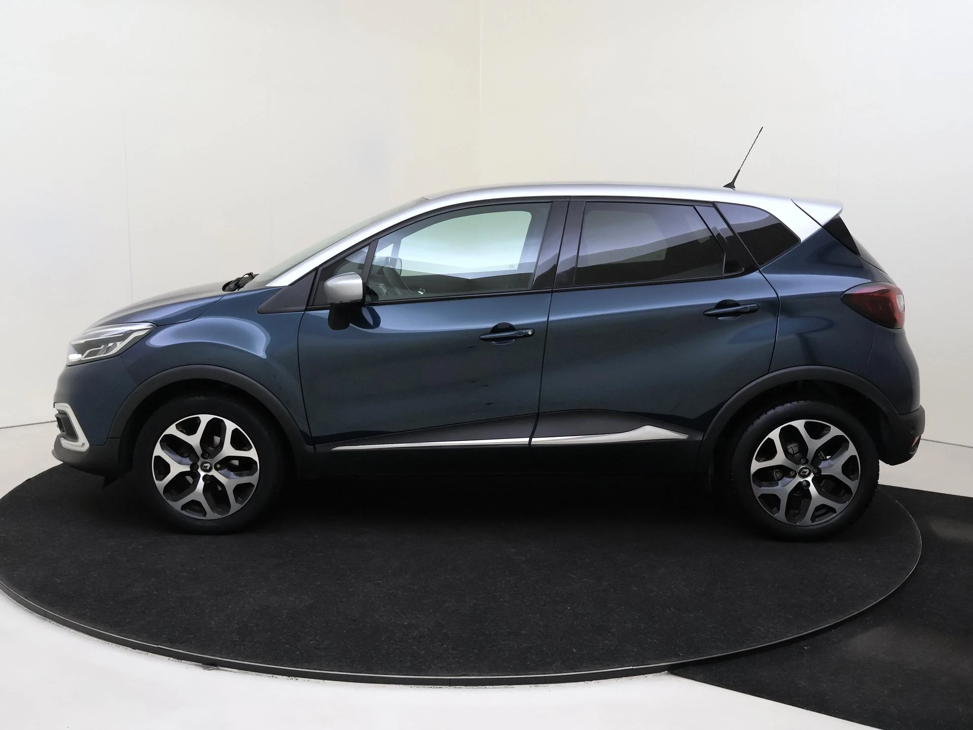 Renault-Captur-image-7