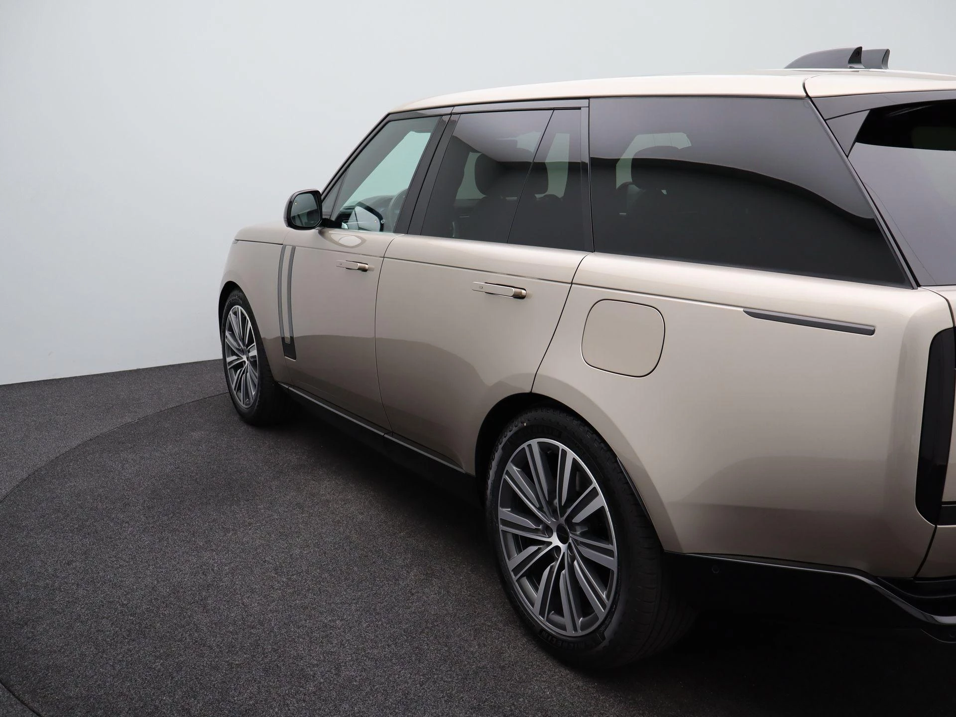 Land Rover-Range Rover-image-45