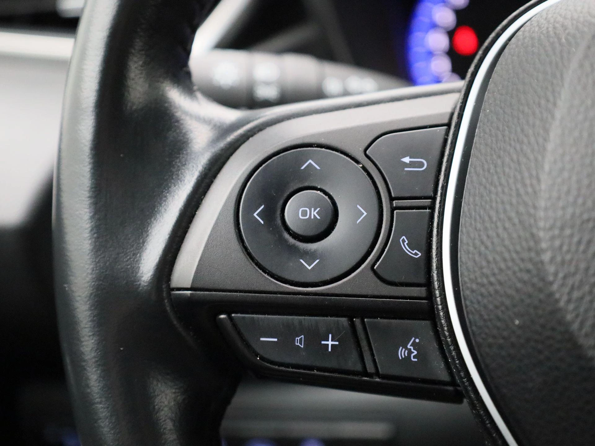 Toyota-Corolla Touring Sports-image-18