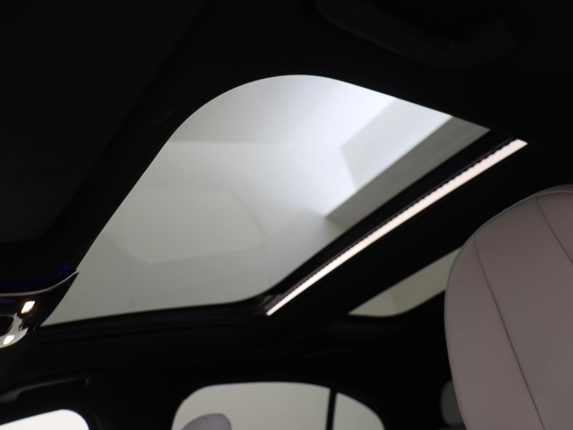 Mercedes-Benz-E-Klasse-image-31