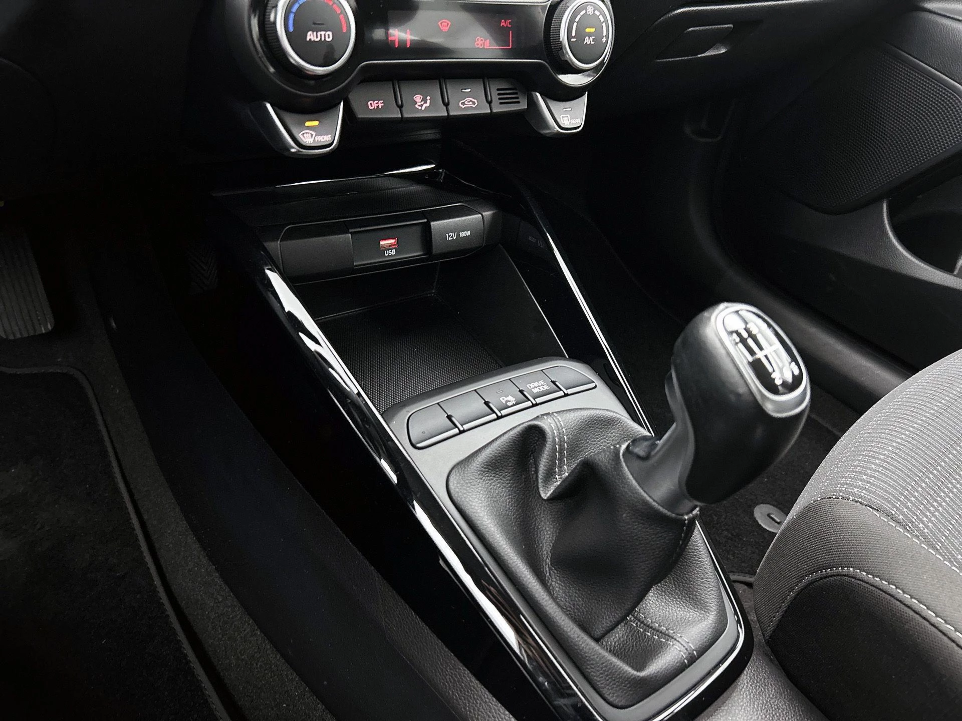 Kia-Stonic-image-20