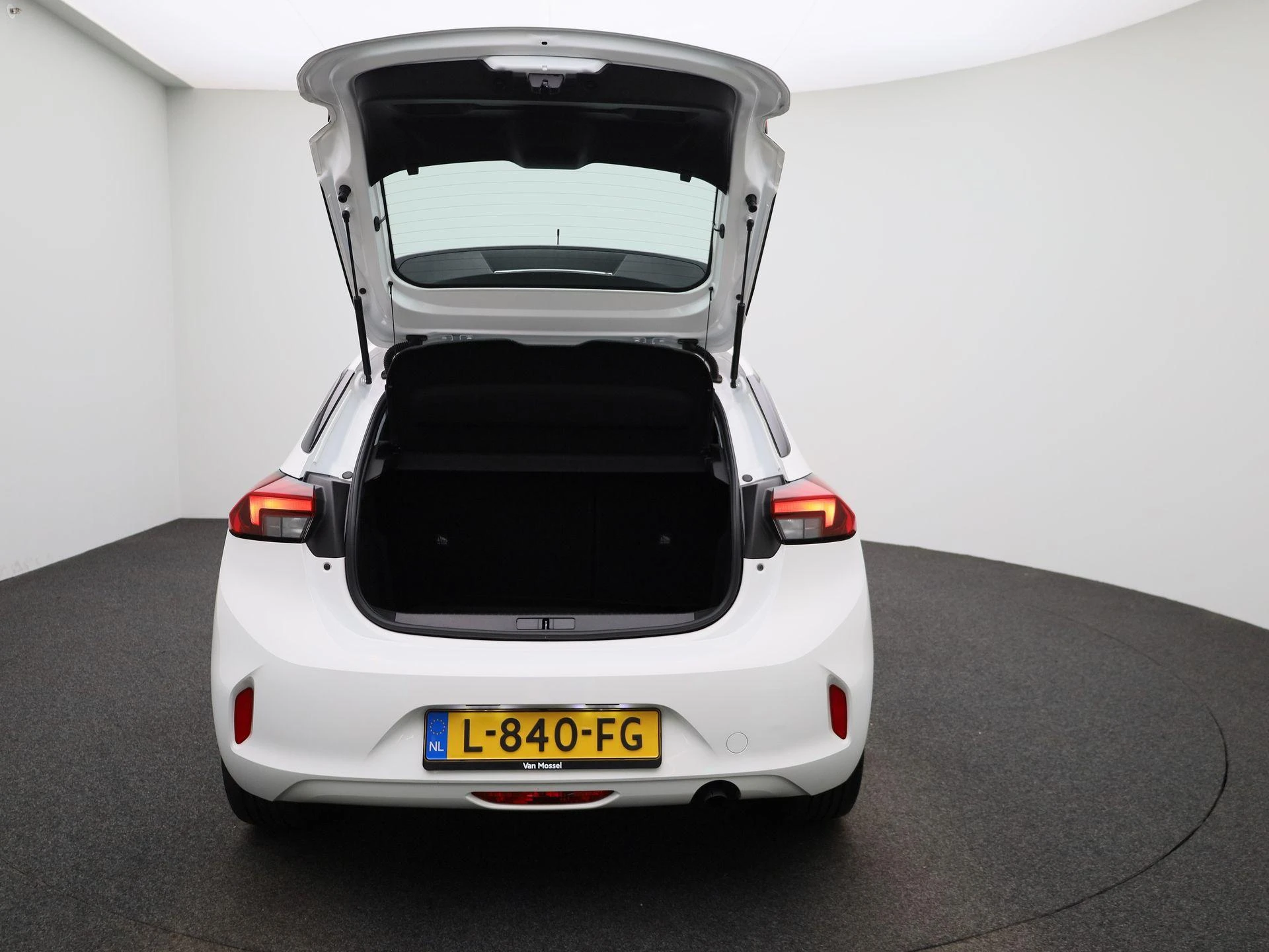 Opel-Corsa-image-10