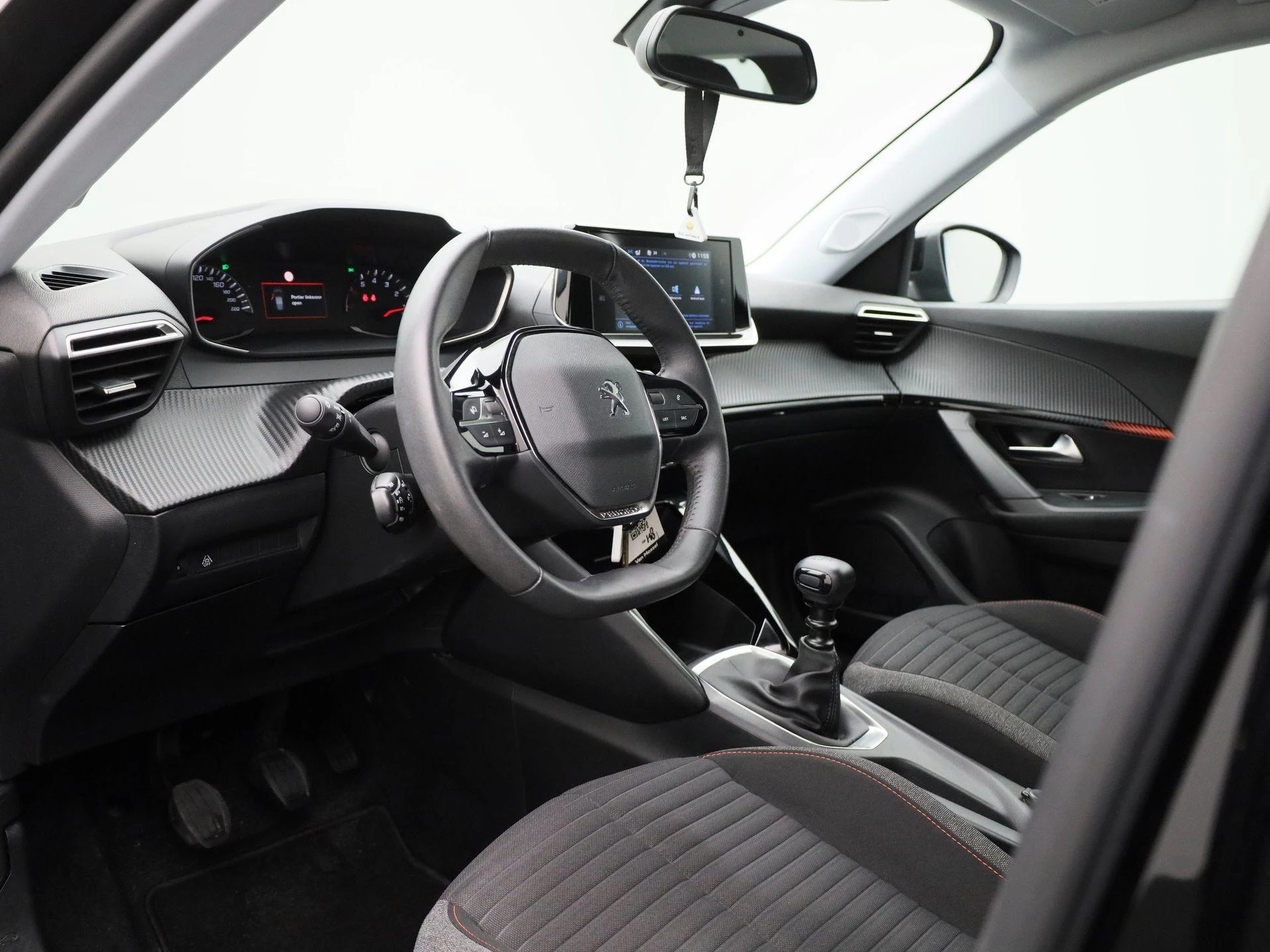 Peugeot-2008-image-27