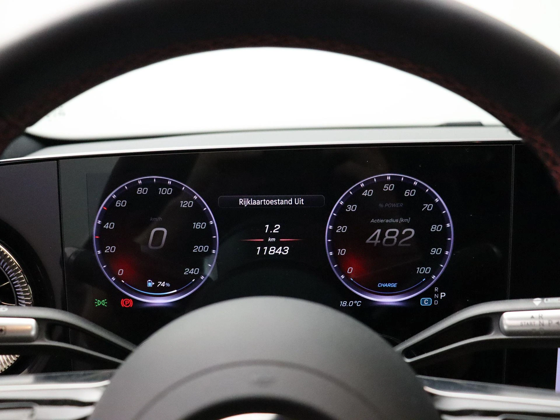 Mercedes-Benz-CLA-image-13