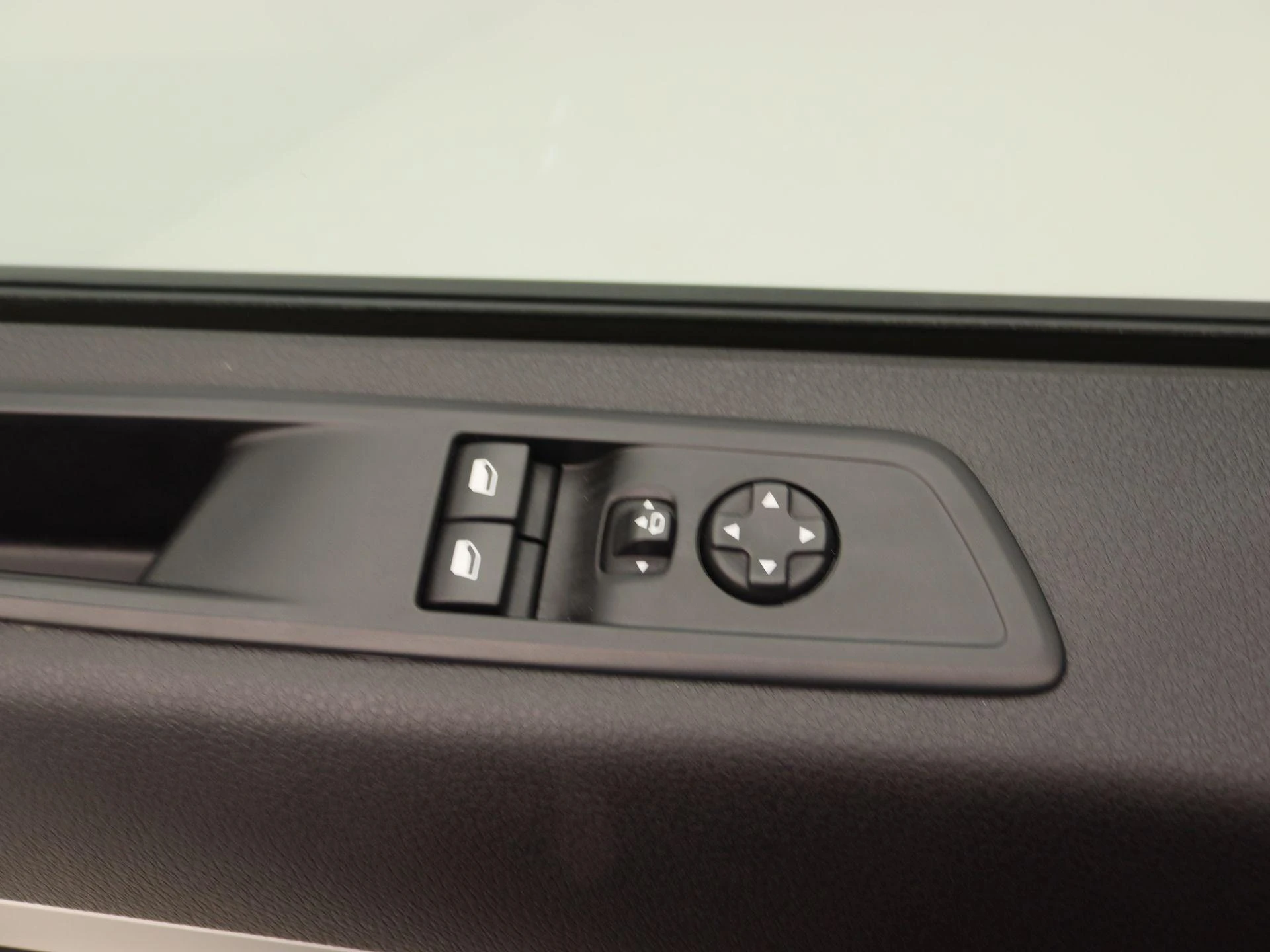 Opel-Vivaro-image-17