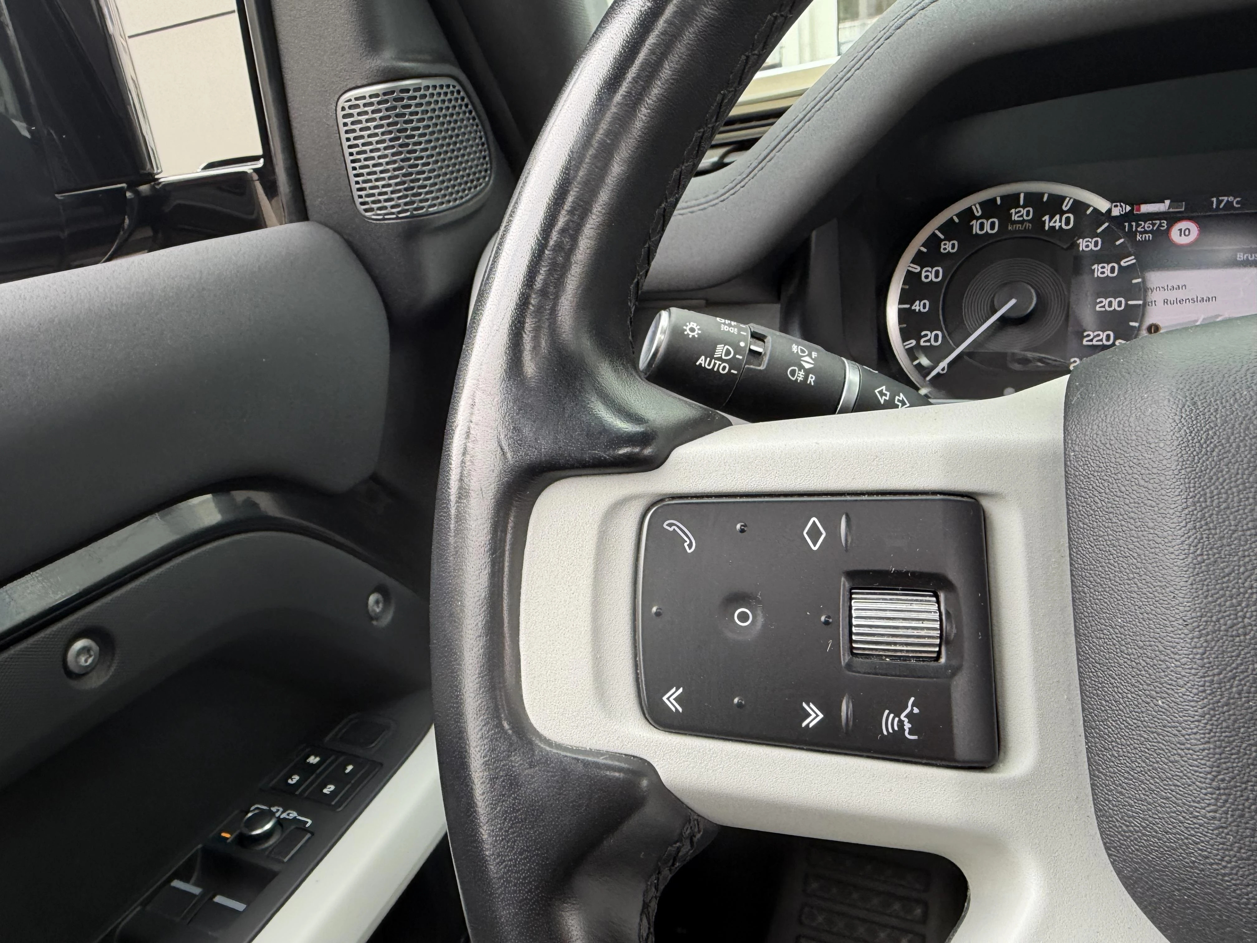Land Rover-Defender-image-14