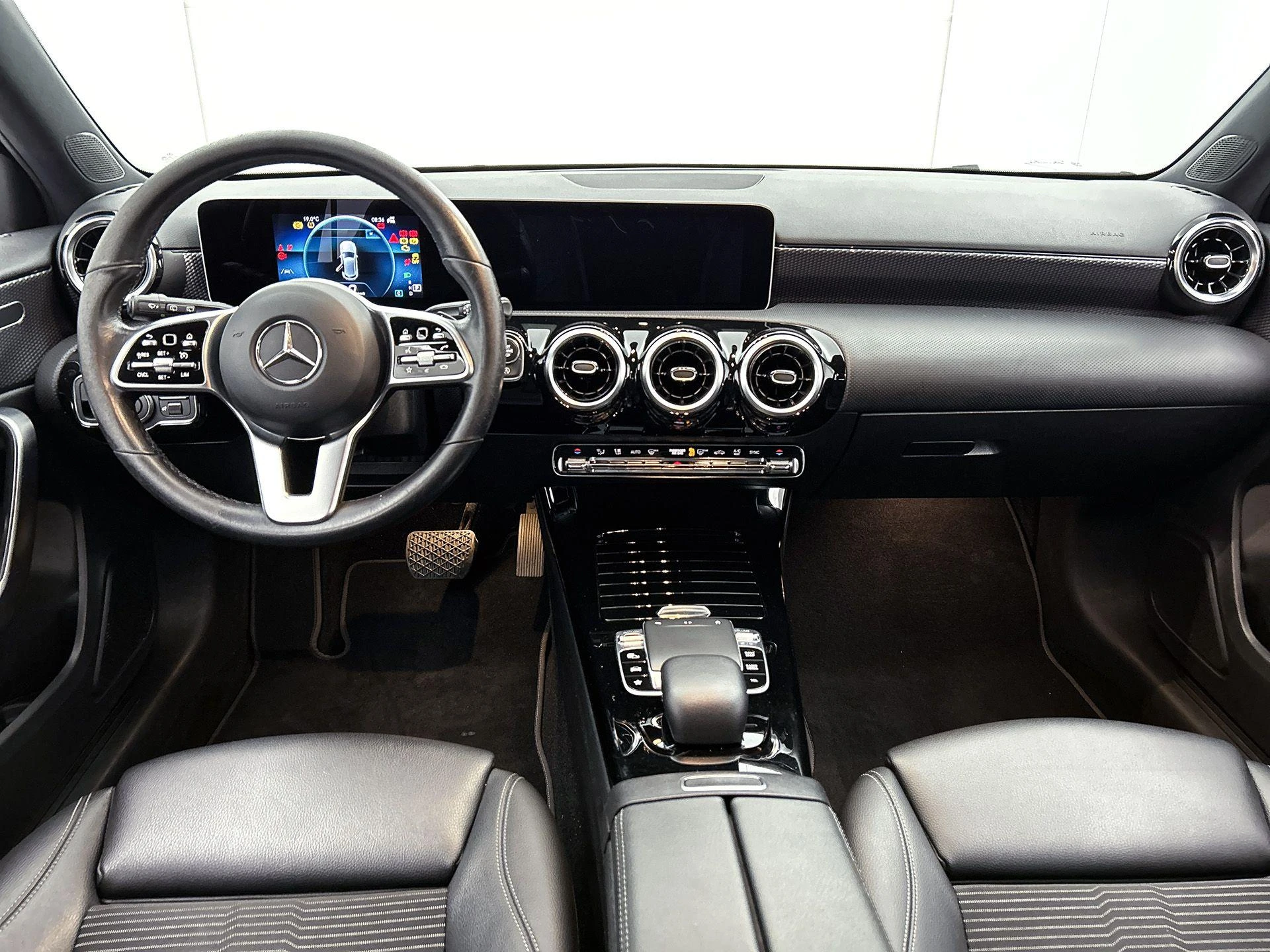 Mercedes-Benz-A-Klasse-image-22