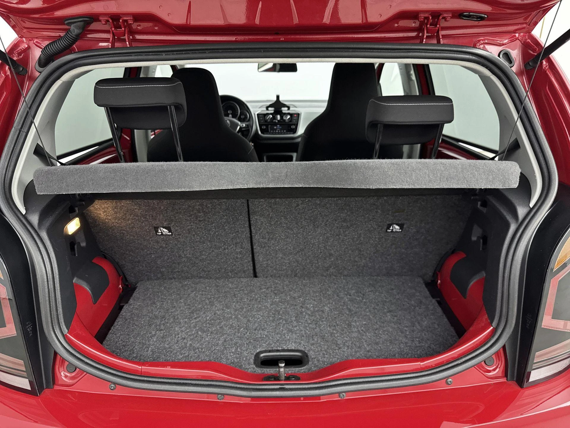 Volkswagen-up!-image-15
